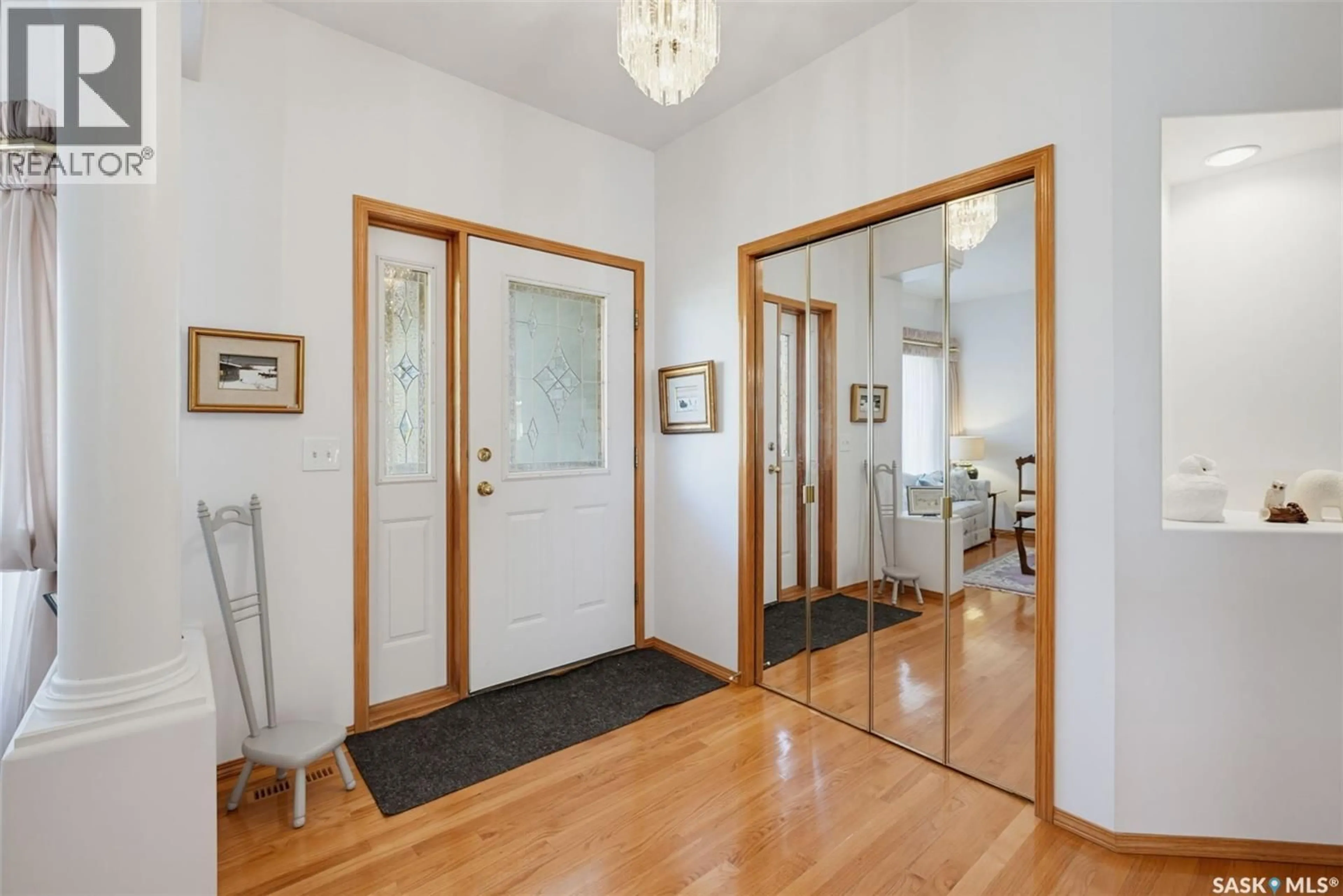 Indoor foyer for 32 315 BAYVIEW CRESCENT, Saskatoon Saskatchewan S7V1B5