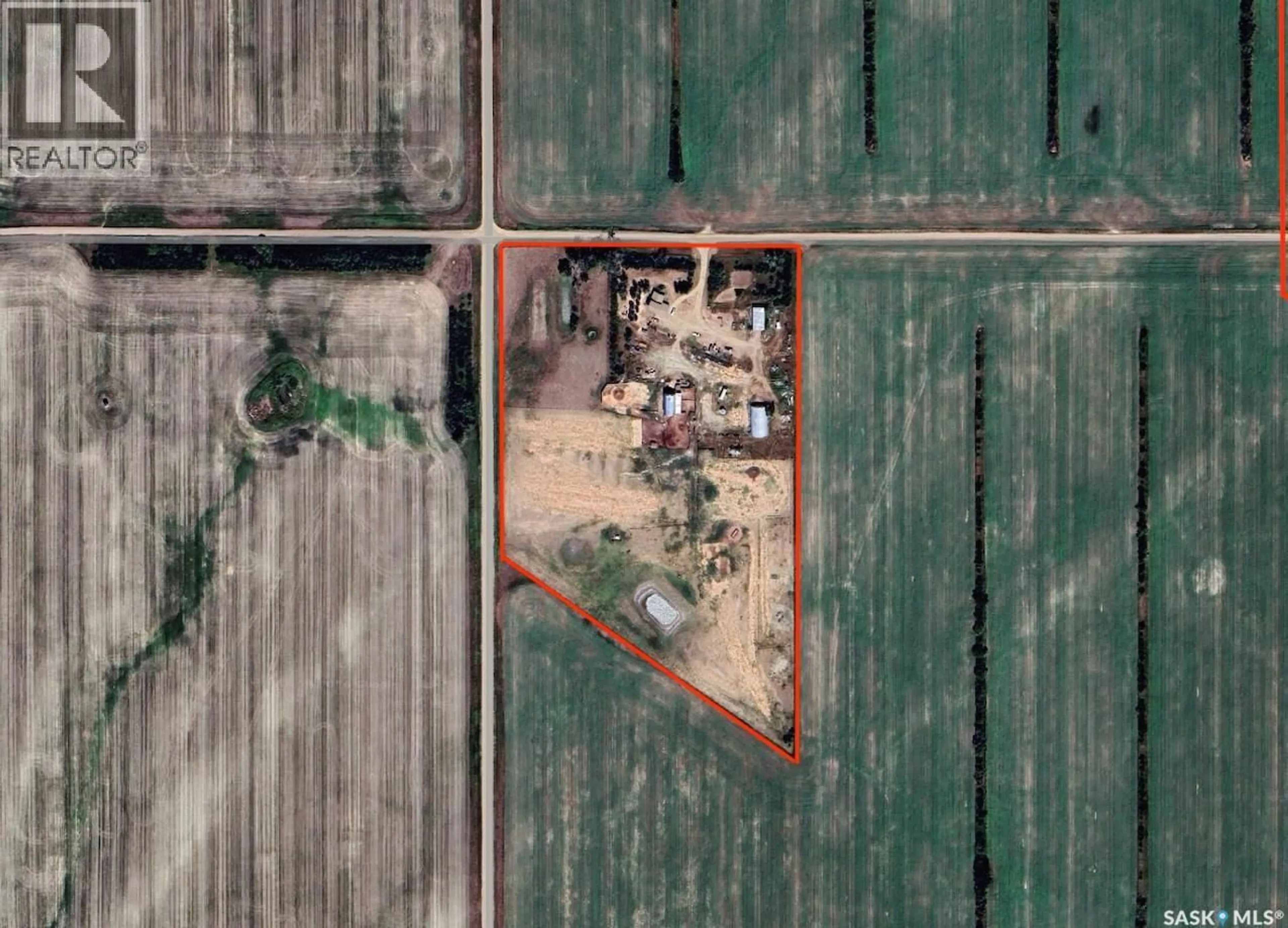 A pic from outside/outdoor area/front of a property/back of a property/a pic from drone, building for JONES ACREAGE, Auvergne Rm No. 76 Saskatchewan S0N1Z0