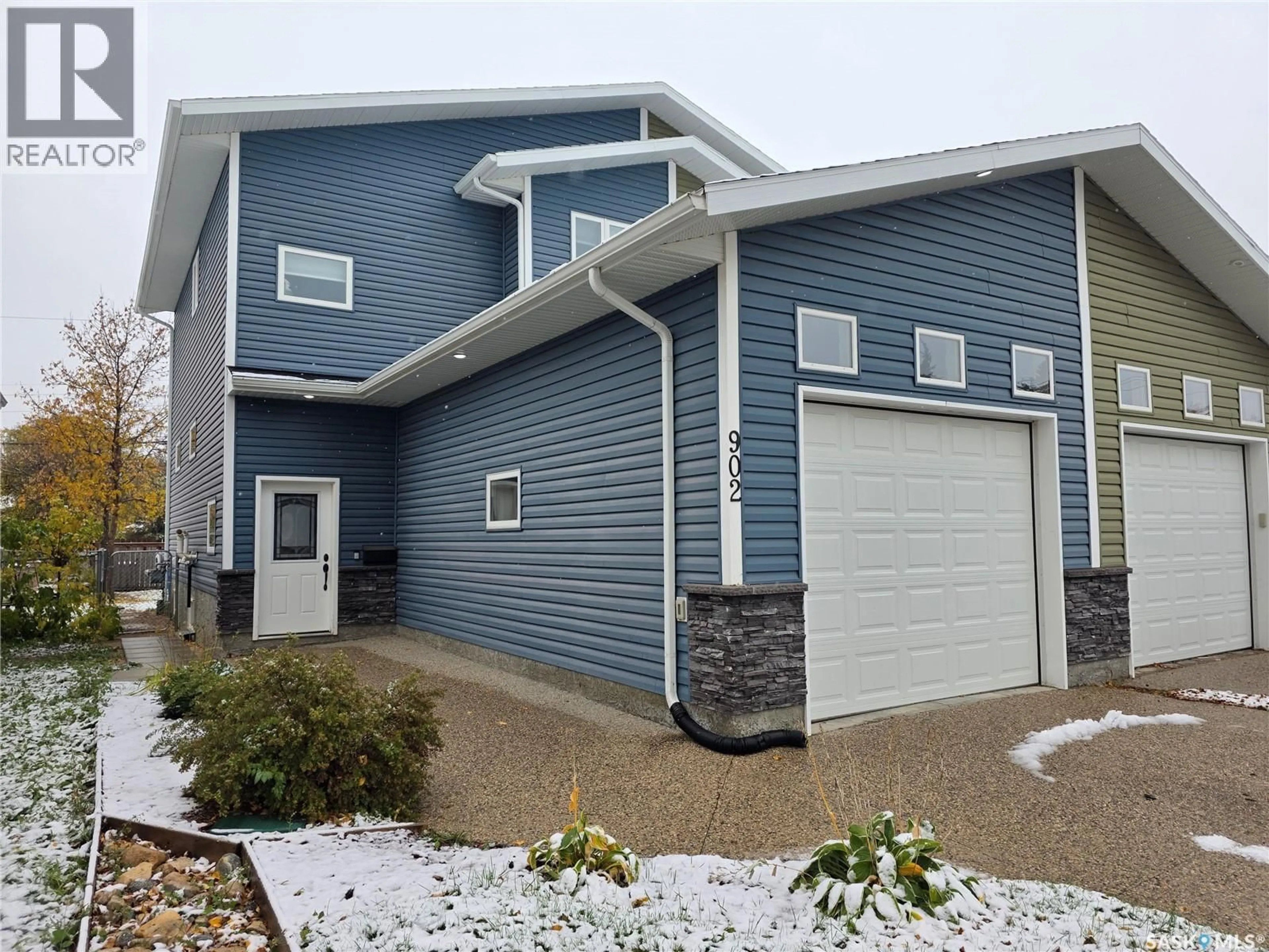 Unknown for 902 CONNAUGHT STREET, Regina Saskatchewan S4T0W9