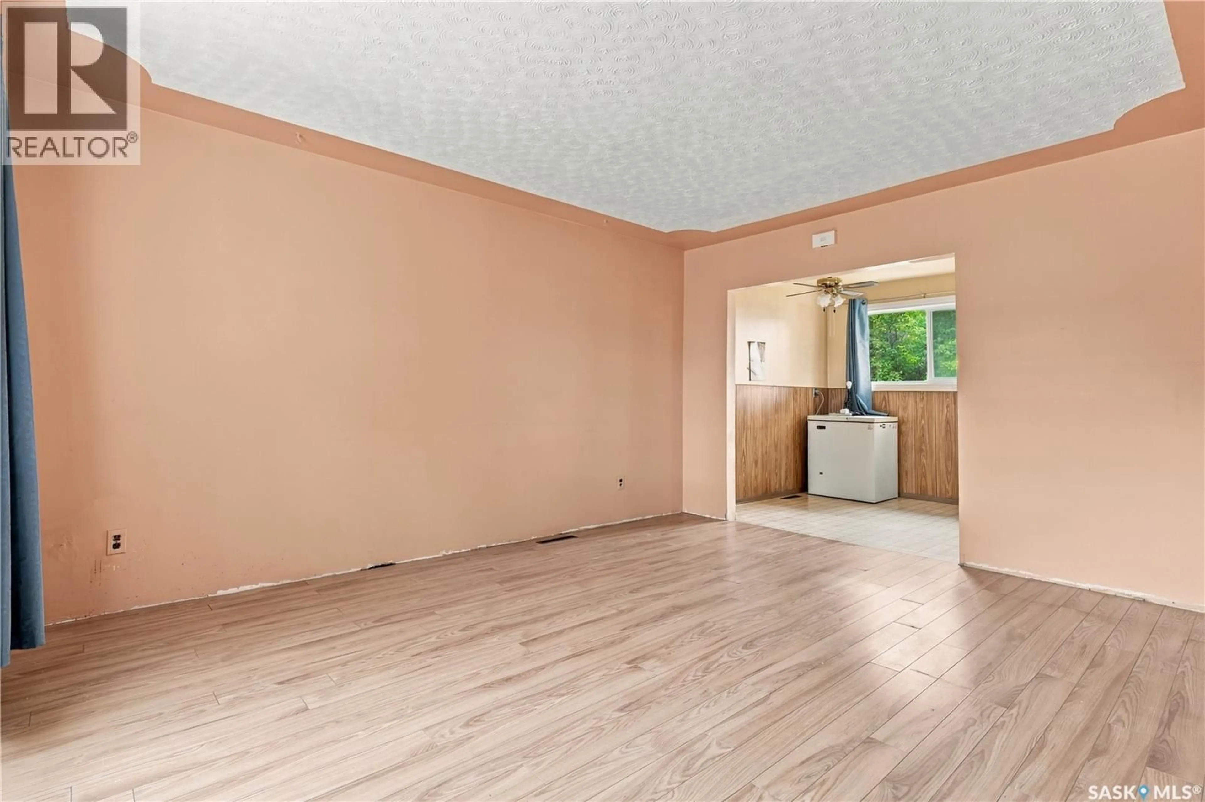 A pic of a room for 701 Y AVENUE, Saskatoon Saskatchewan S7L3L3