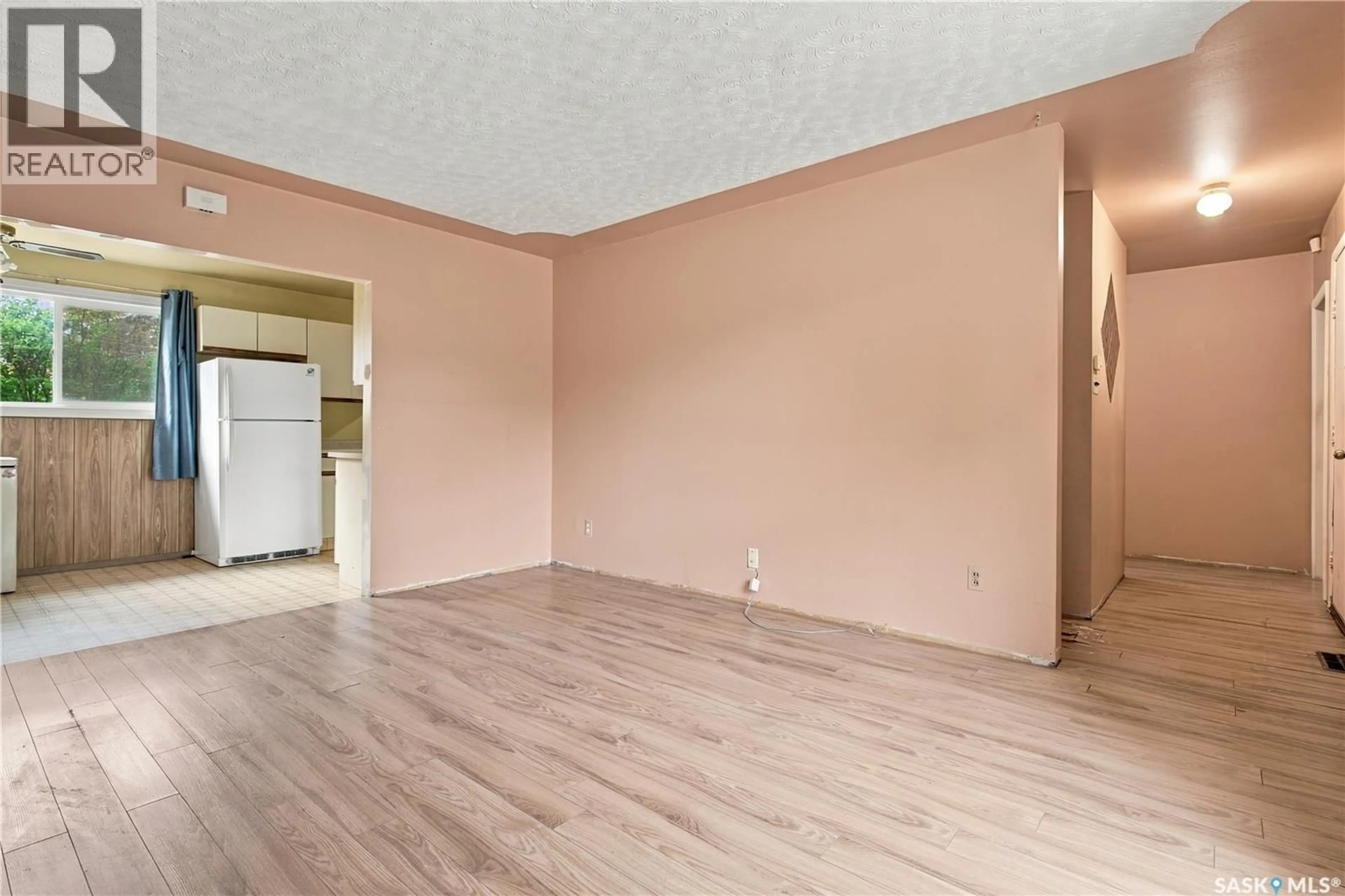 A pic of a room for 701 Y AVENUE, Saskatoon Saskatchewan S7L3L3