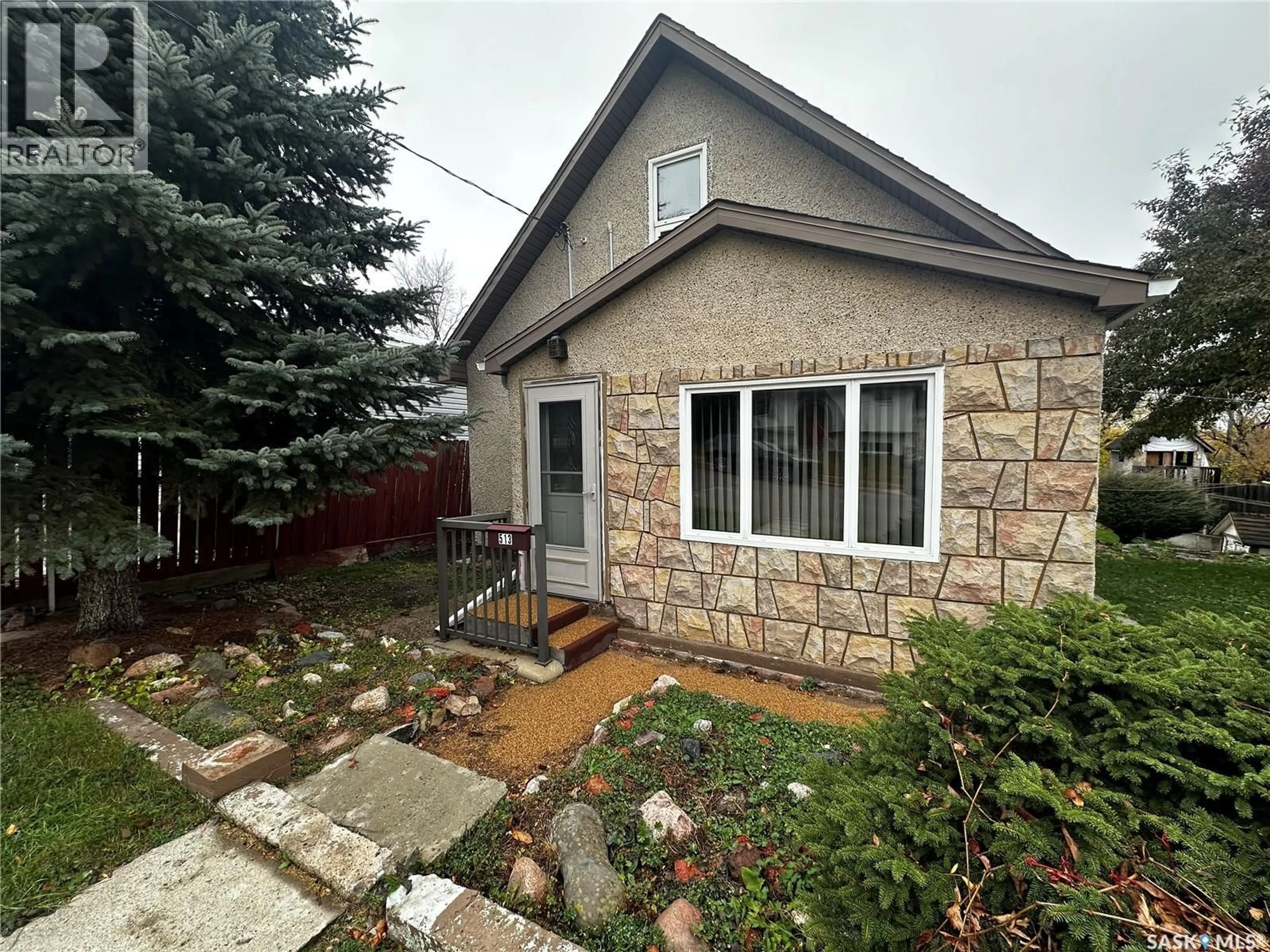 Unknown for 513 5TH AVENUE, Weyburn Saskatchewan S4H1Y7