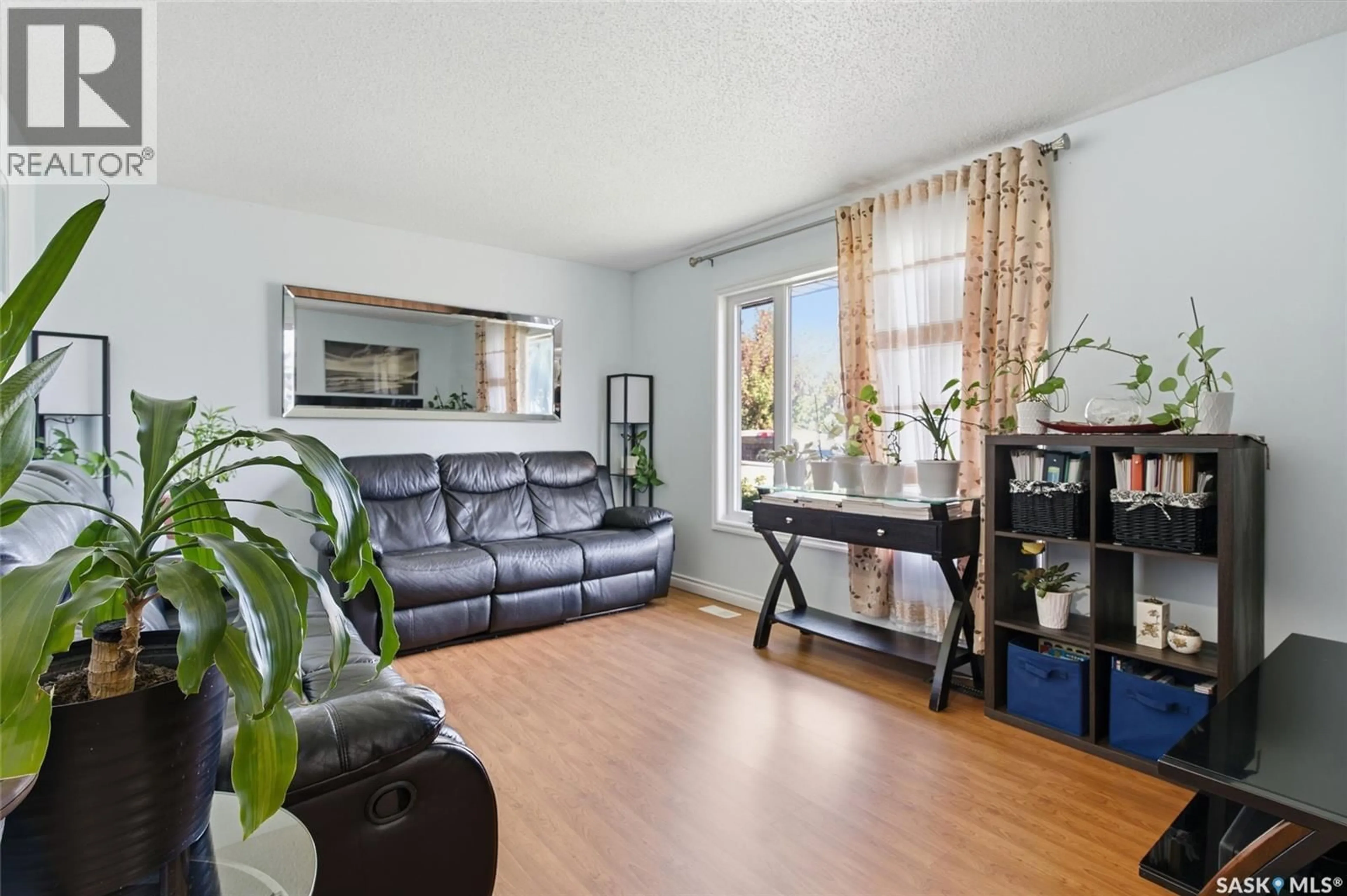Unknown for 403 SHERRY CRESCENT, Saskatoon Saskatchewan S7M5R9