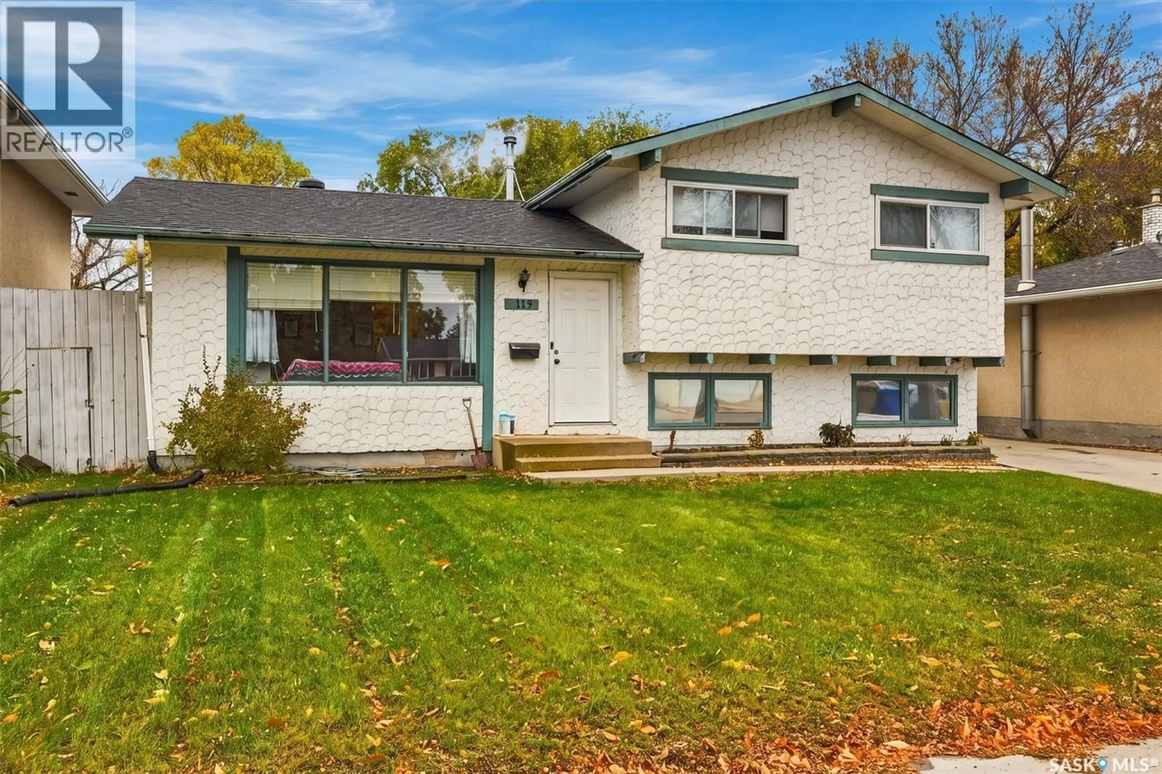 Home with vinyl exterior material, street for 119 MCCARTHY BOULEVARD, Regina Saskatchewan S4R5R6