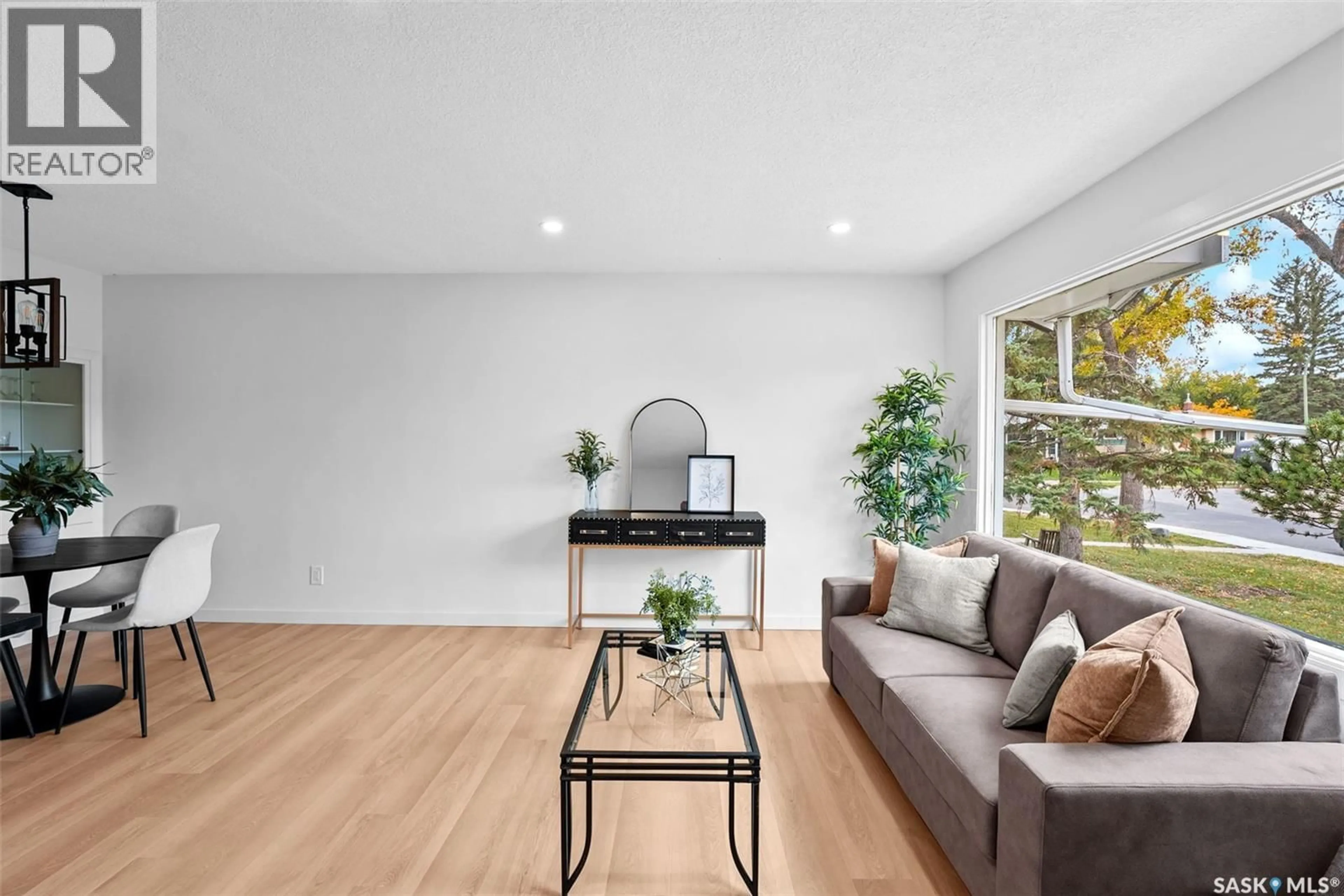 Unknown for 5004 1ST AVENUE, Regina Saskatchewan S4T0A5