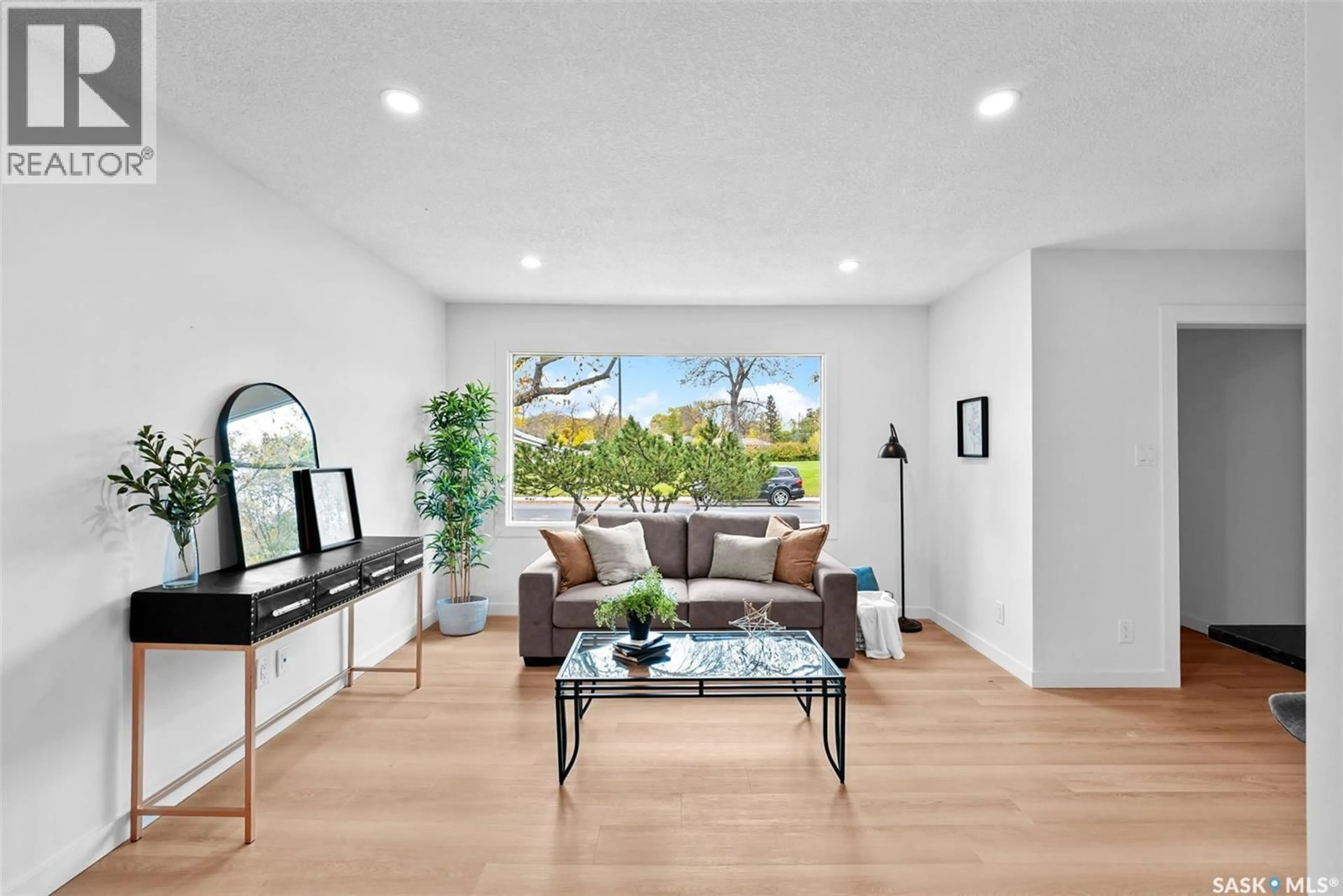 Unknown for 5004 1ST AVENUE, Regina Saskatchewan S4T0A5