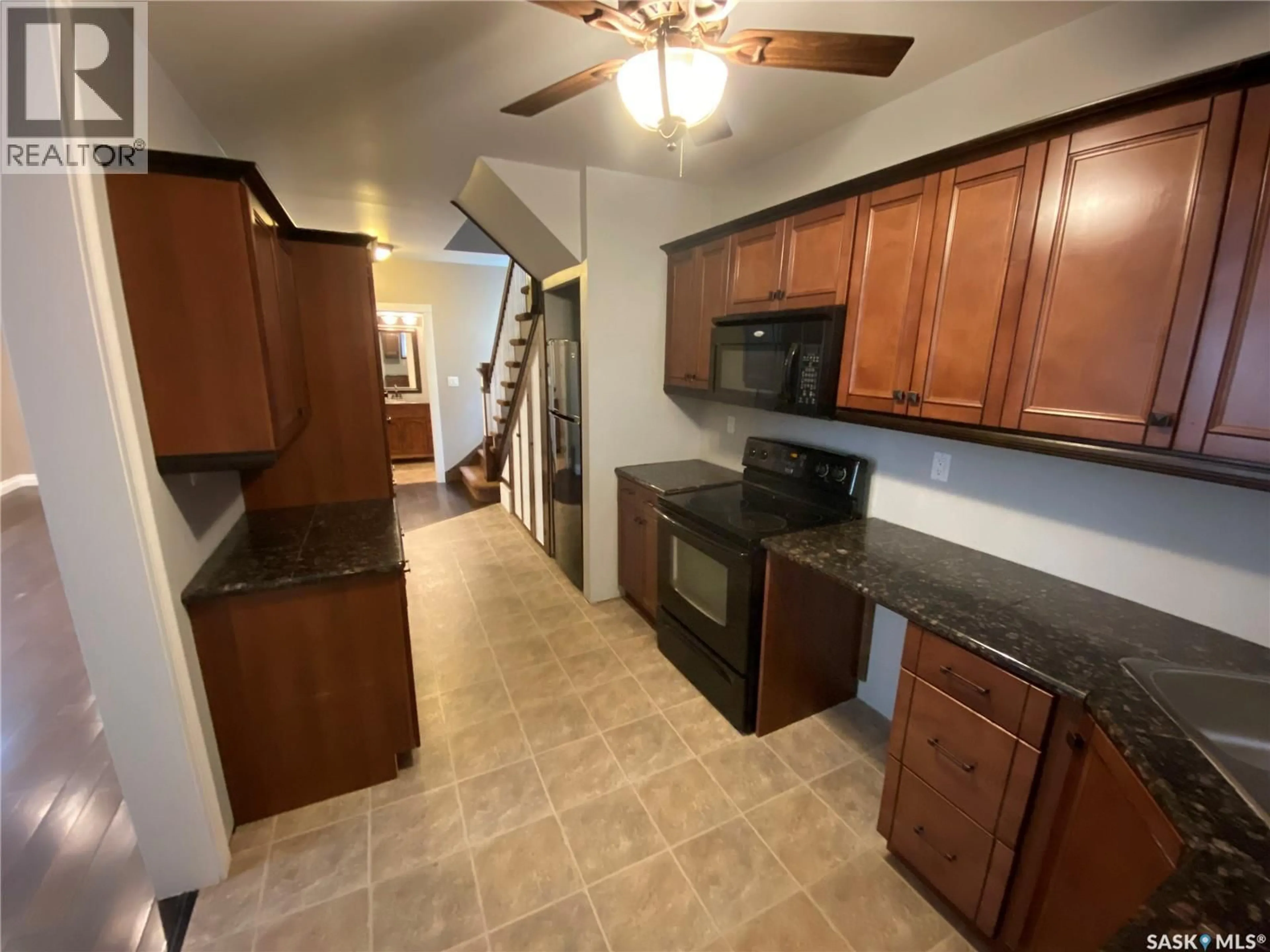Standard kitchen, ceramic/tile floor for 277 FOURTH AVENUE, Yorkton Saskatchewan S3N1B3