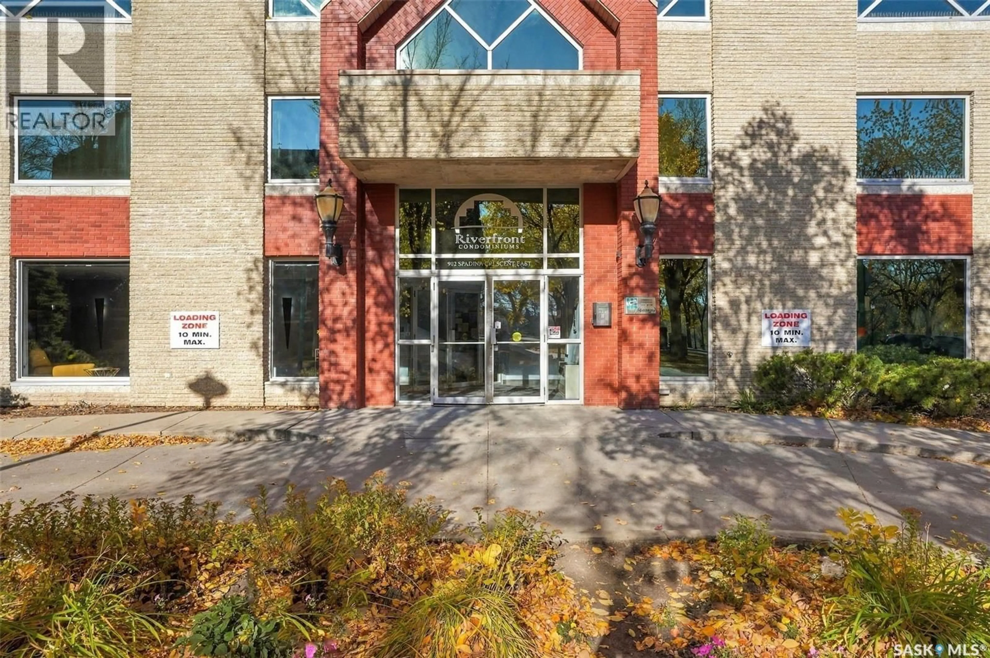 Indoor foyer for 902 - 607 SPADINA CRESCENT, Saskatoon Saskatchewan S7K0G8