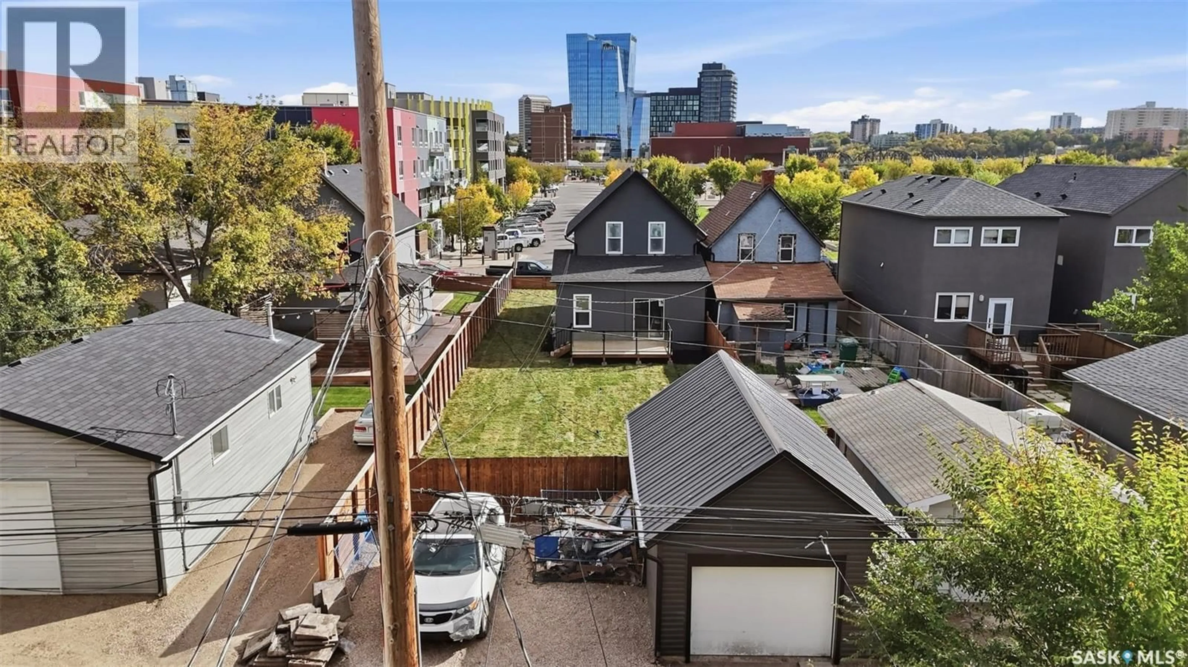 A pic from outside/outdoor area/front of a property/back of a property/a pic from drone, city buildings view from balcony for 421 C AVENUE, Saskatoon Saskatchewan S7M1N6