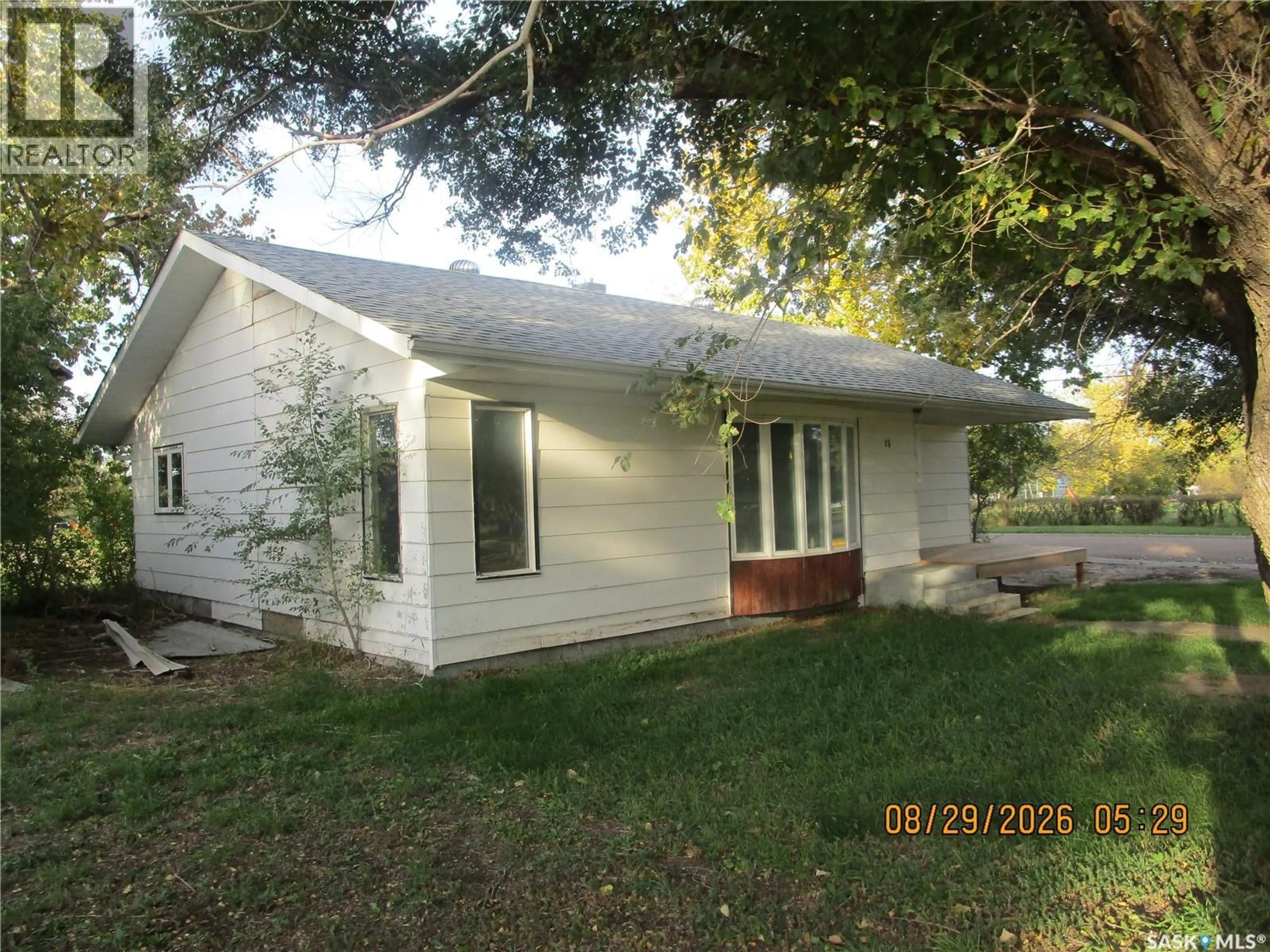 Home with vinyl exterior material, unknown for 13 3RD STREET, Willow Bunch Saskatchewan S0H0B0