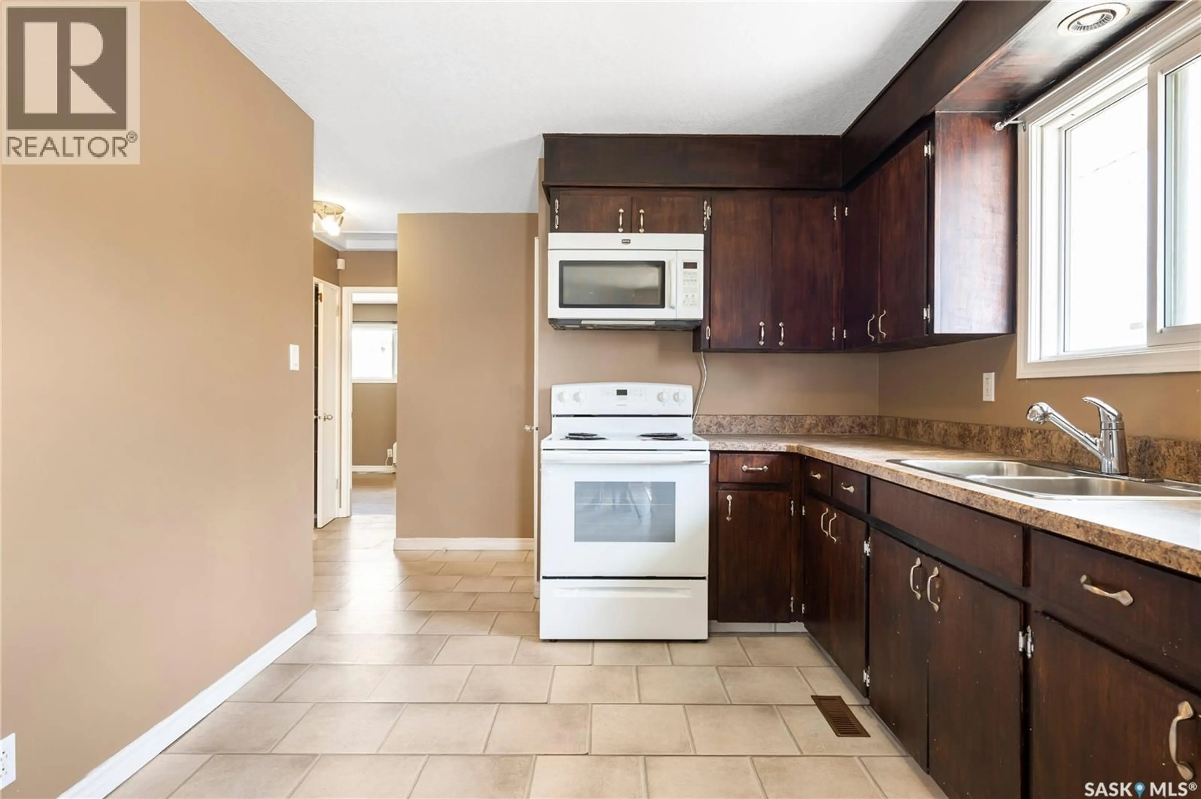 Unknown for 1008 7TH AVENUE, Regina Saskatchewan S4R0H1