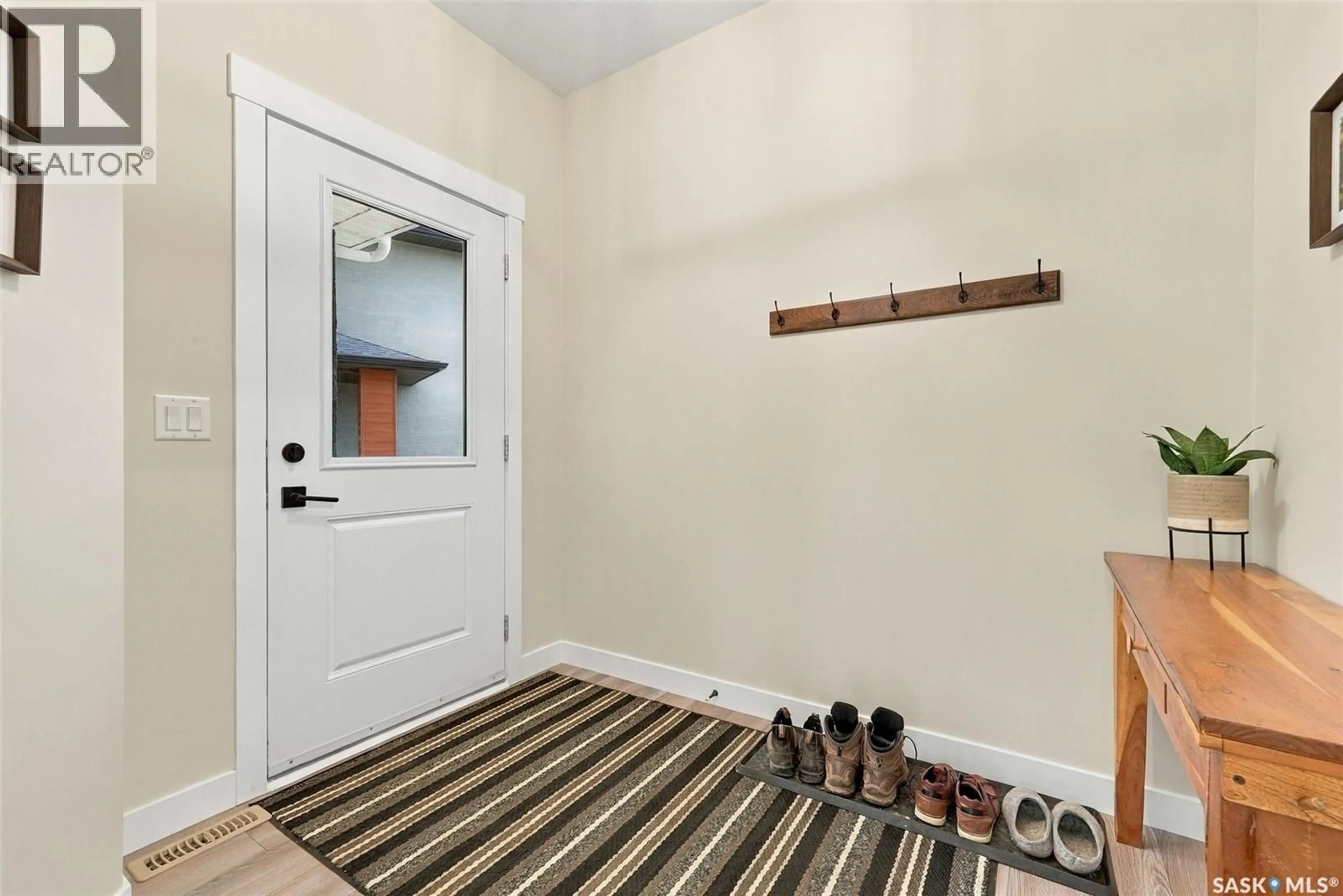 Indoor entryway for 9 HUDSON DRIVE, Pilot Butte Saskatchewan S0G3Z0