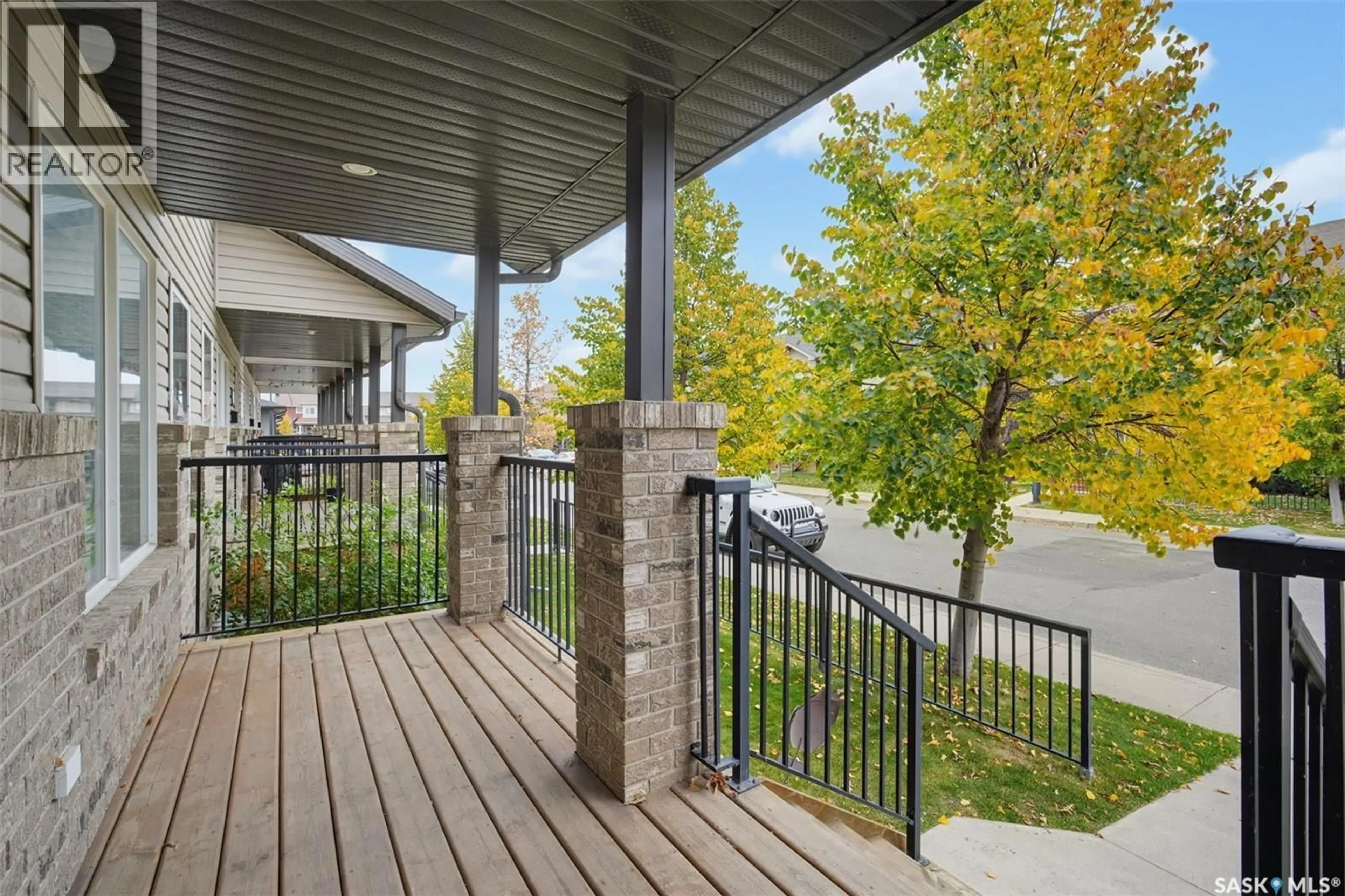 Patio, street for 335 WILLOWGROVE LANE, Saskatoon Saskatchewan S7K1N3