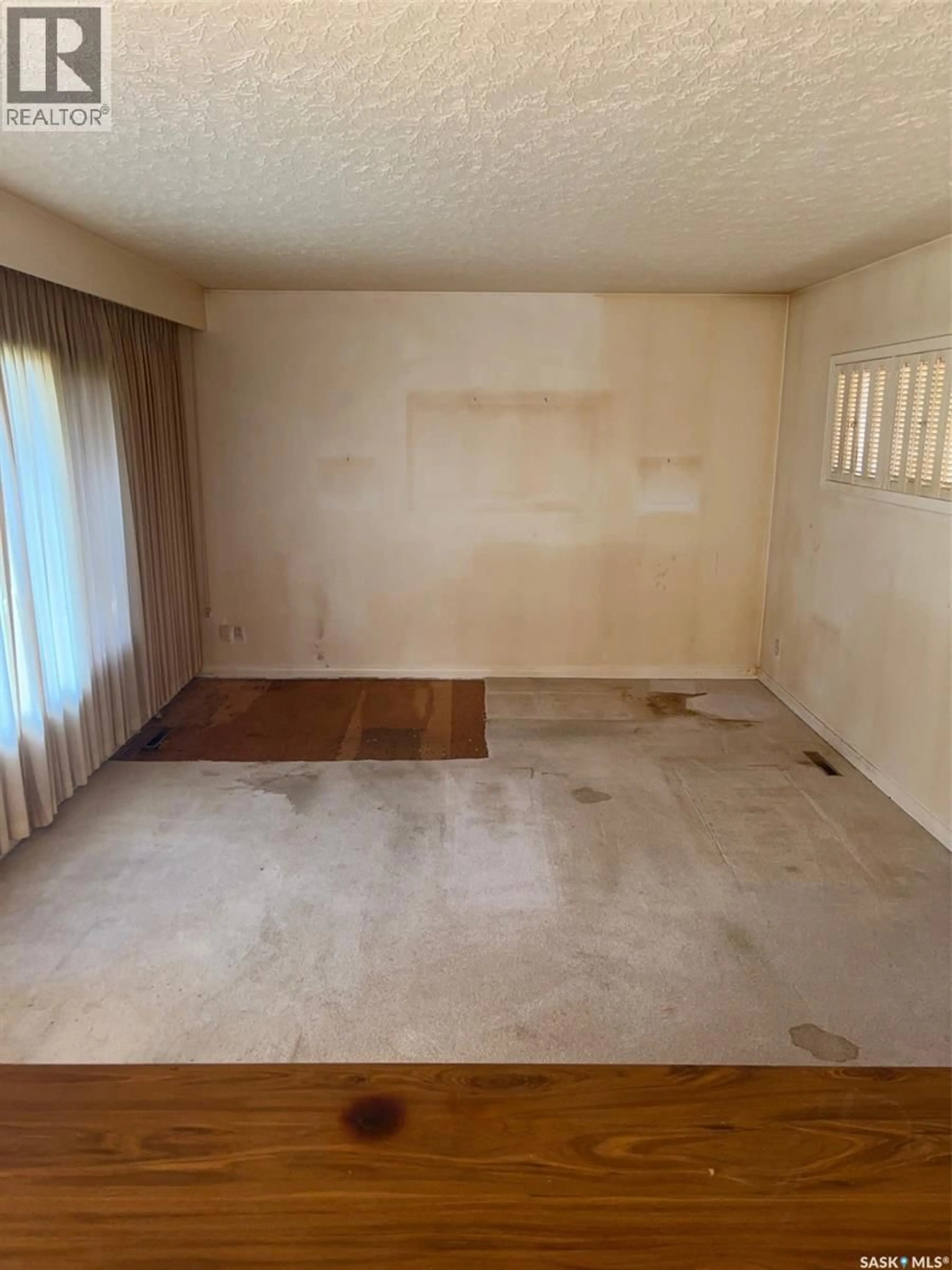 A pic of a room for 1605 LANDA STREET, Saskatoon Saskatchewan S7J0P5