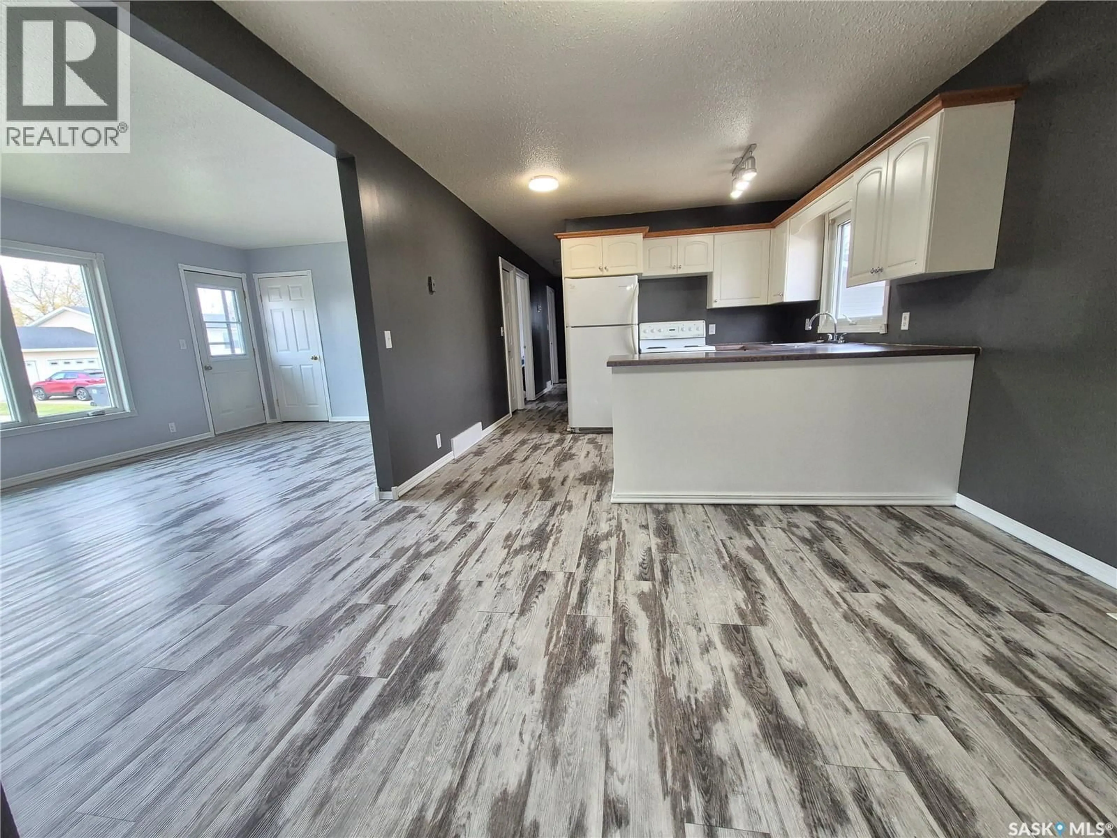 Unknown for 818 GEISEN STREET, Radville Saskatchewan S0C2G0