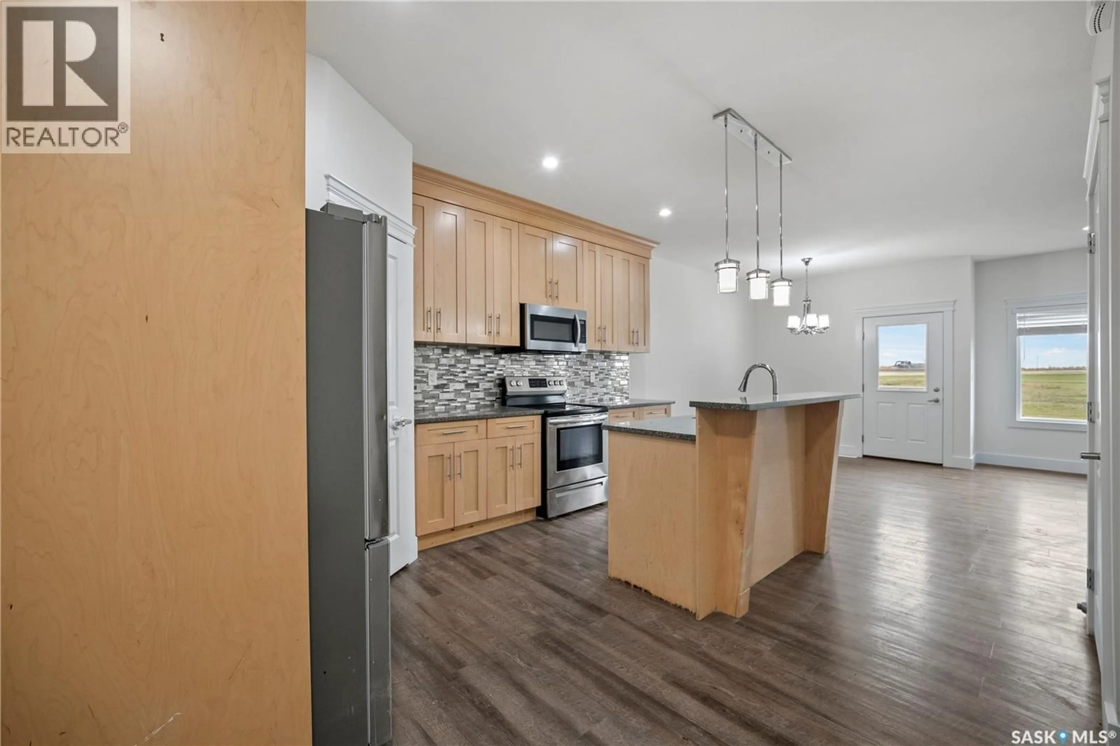 Open concept kitchen, unknown for 3126 MAZURAK CRESCENT, Regina Saskatchewan S4X0N2