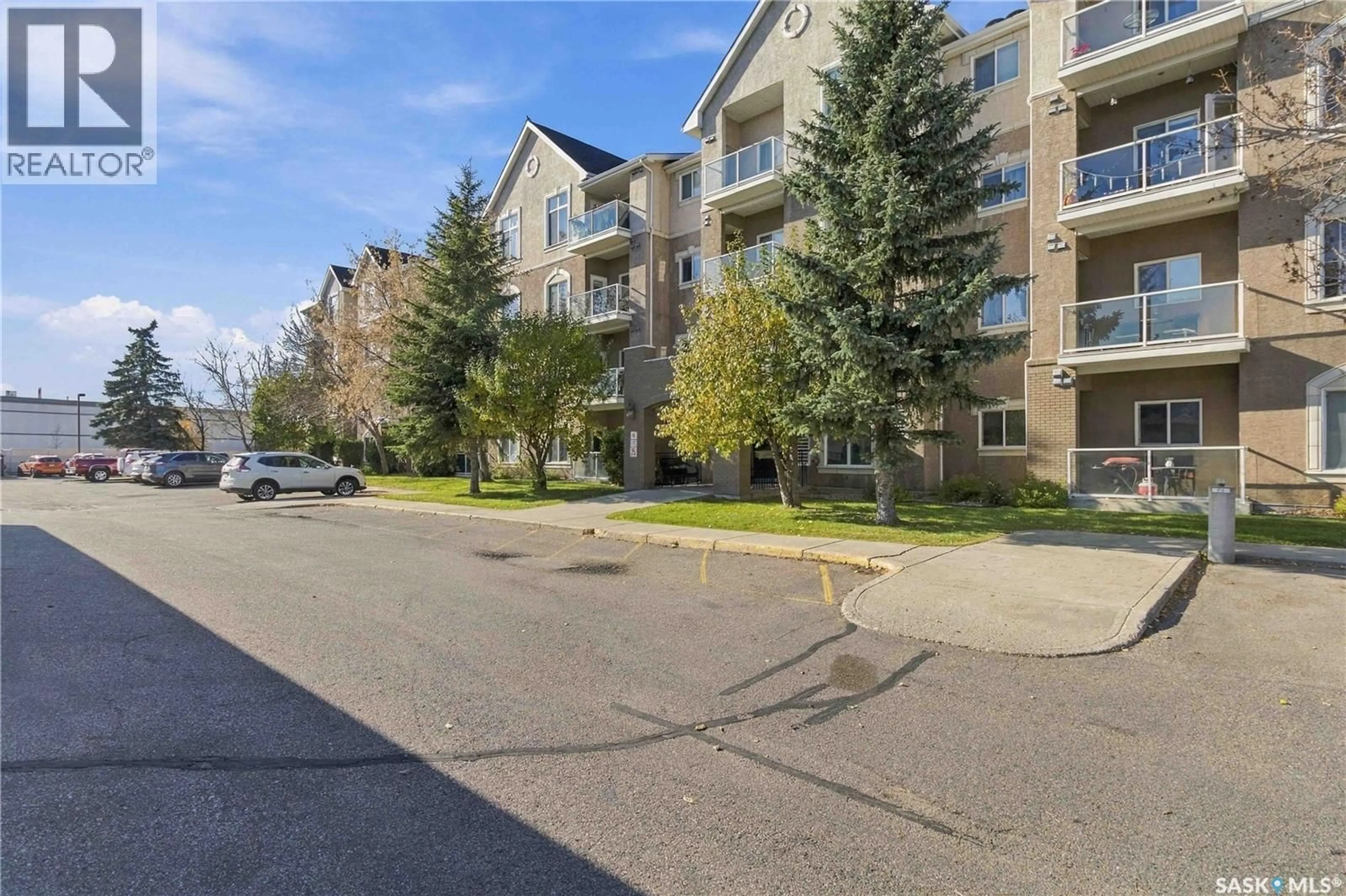 Patio, street for 303 235 HEROLD TERRACE, Saskatoon Saskatchewan S7V1J2
