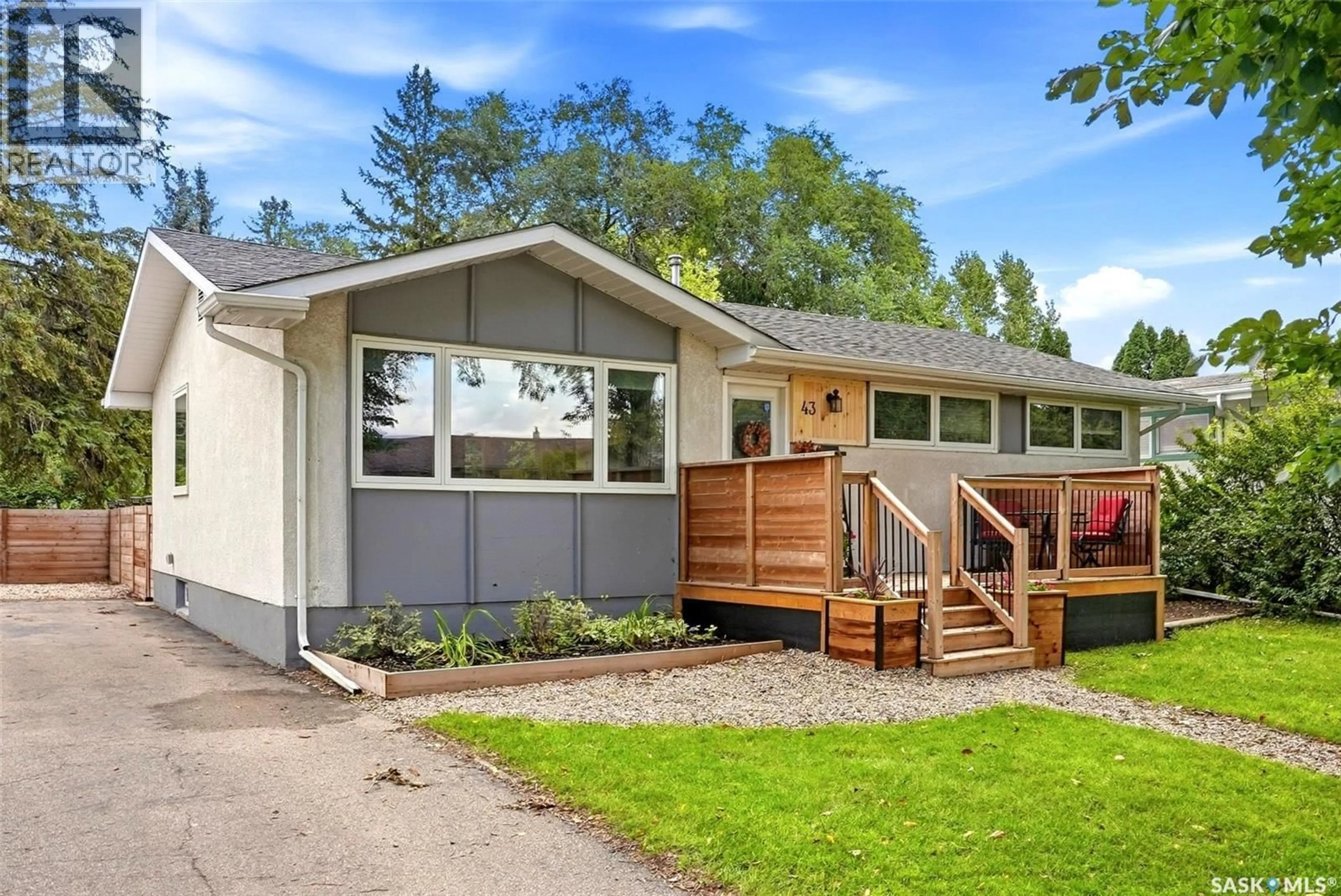 Home with vinyl exterior material, street for 43 RICHARDSON CRESCENT, Regina Saskatchewan S4S4J2