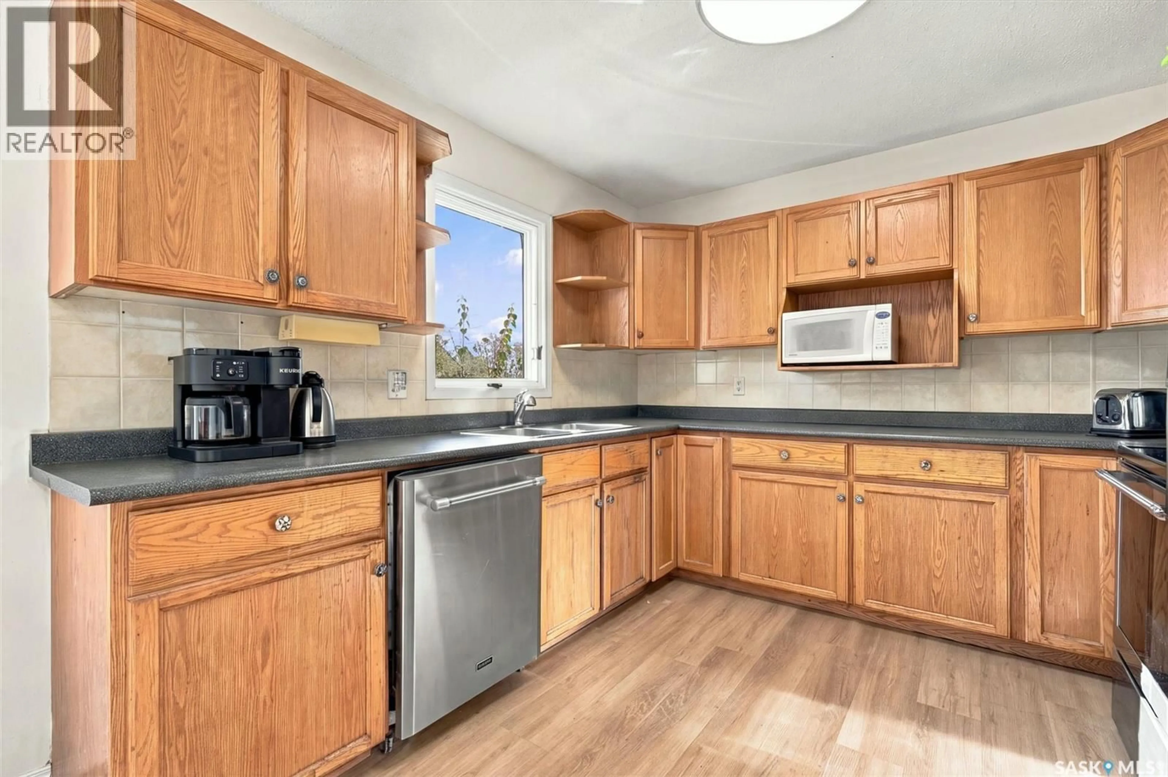Standard kitchen, unknown for 10 LEONARD ACREAGE ACRES, Laird Rm No. 404 Saskatchewan S0K4R0