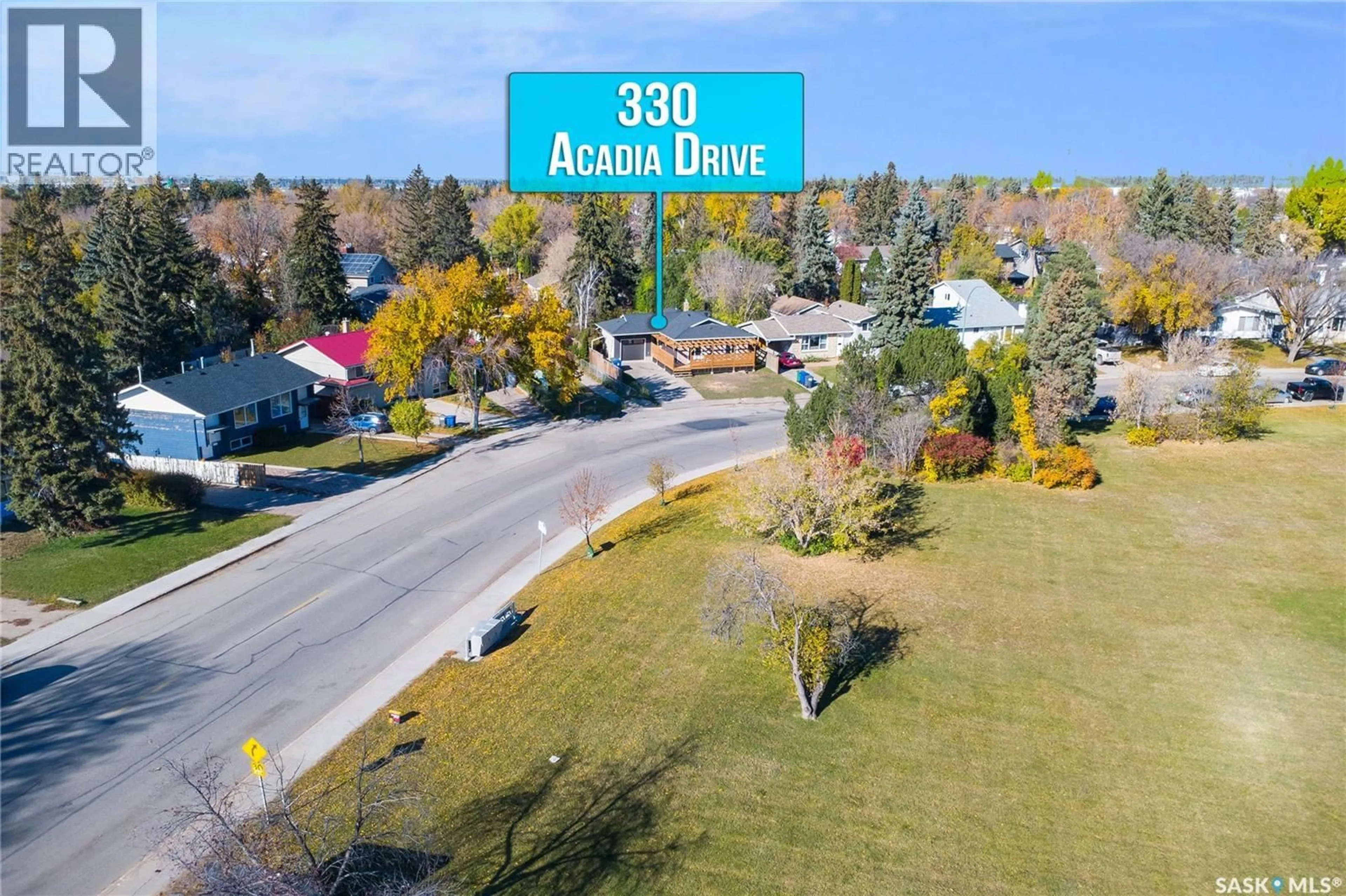 A pic from outside/outdoor area/front of a property/back of a property/a pic from drone, street for 330 ACADIA DRIVE, Saskatoon Saskatchewan S7H3V6