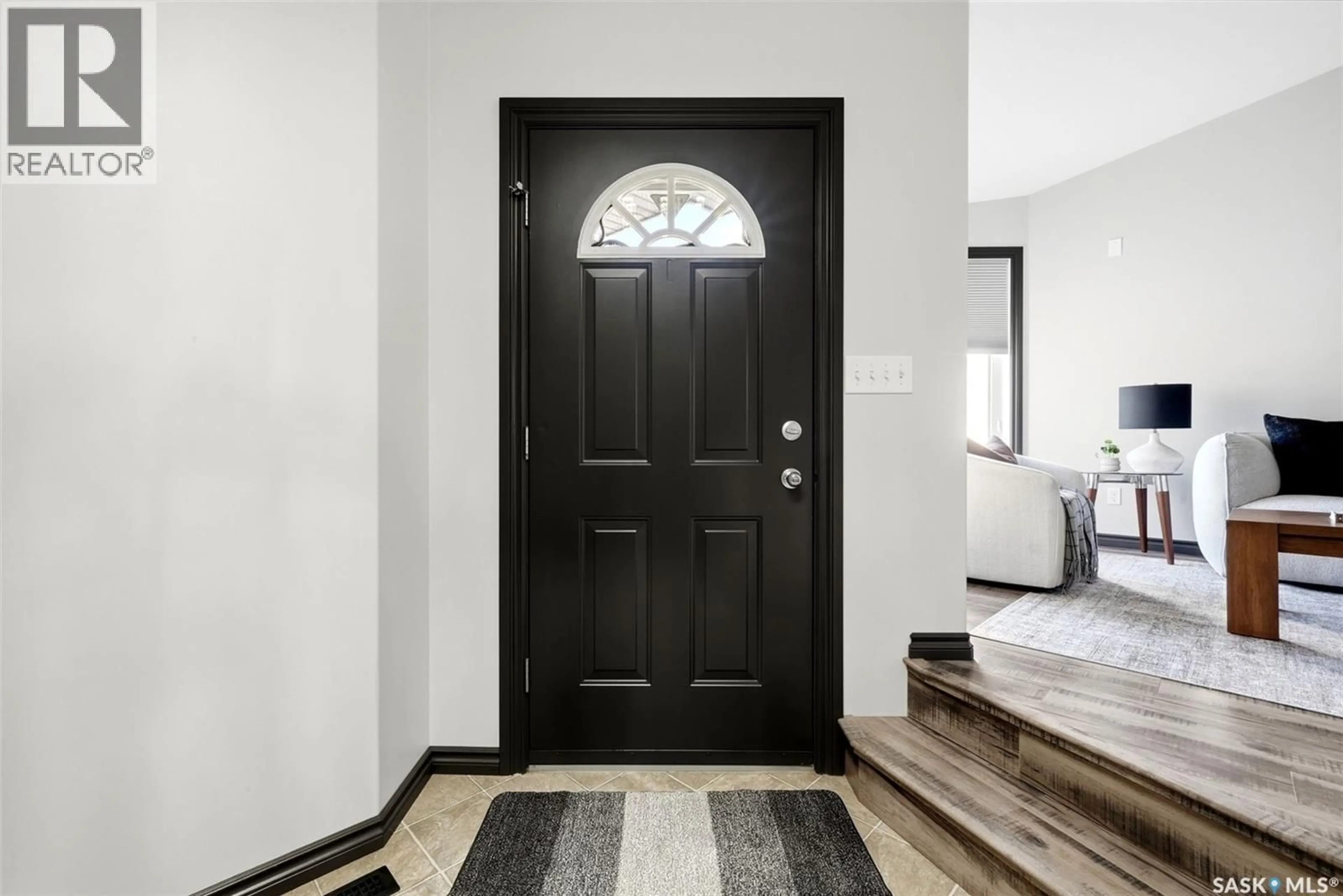 Indoor entryway for 3247 WINDSOR PARK PLACE, Regina Saskatchewan S4V3B2