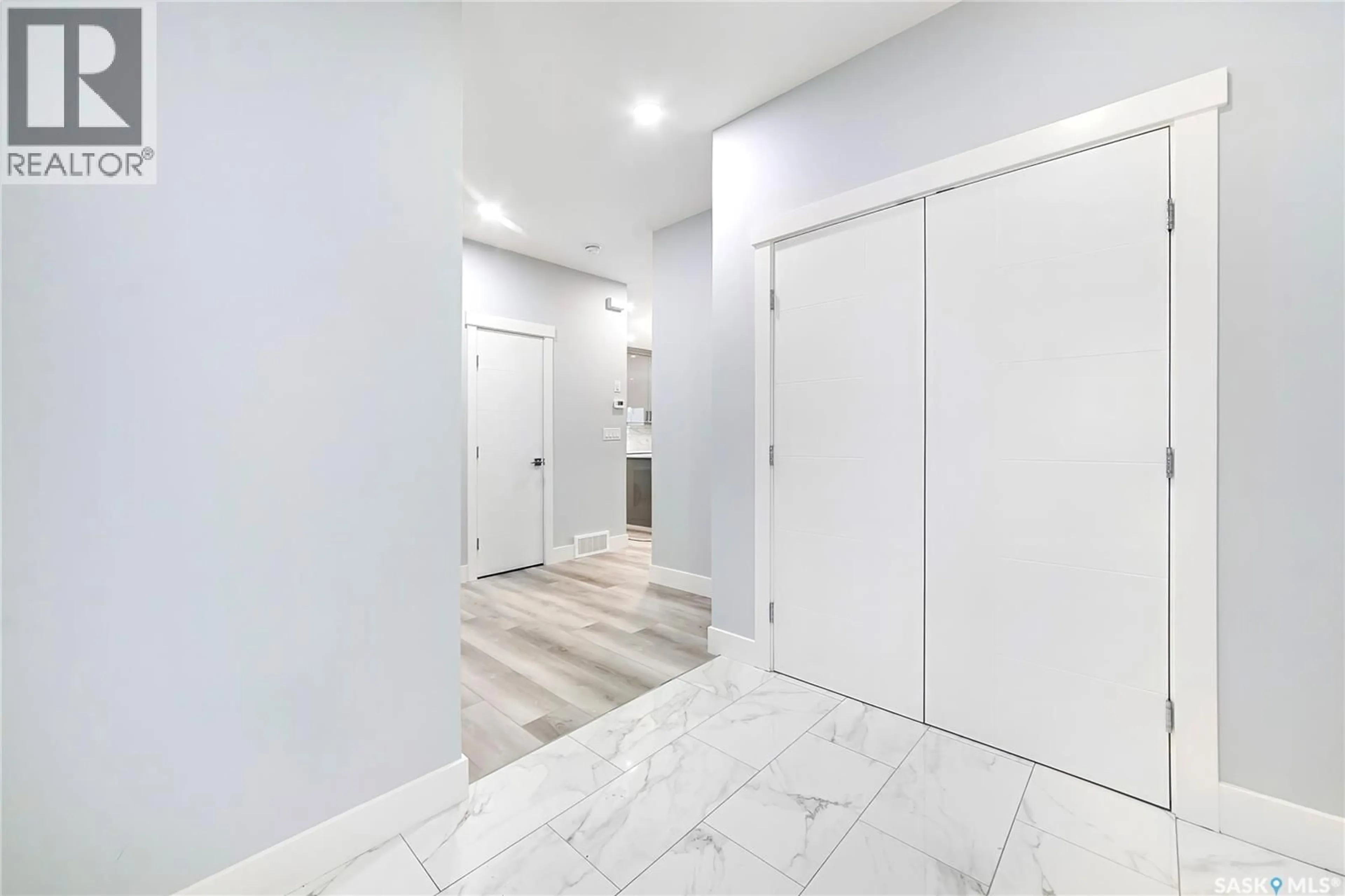 Unknown for 807 BRIGHTON BOULEVARD, Saskatoon Saskatchewan S7V1X8