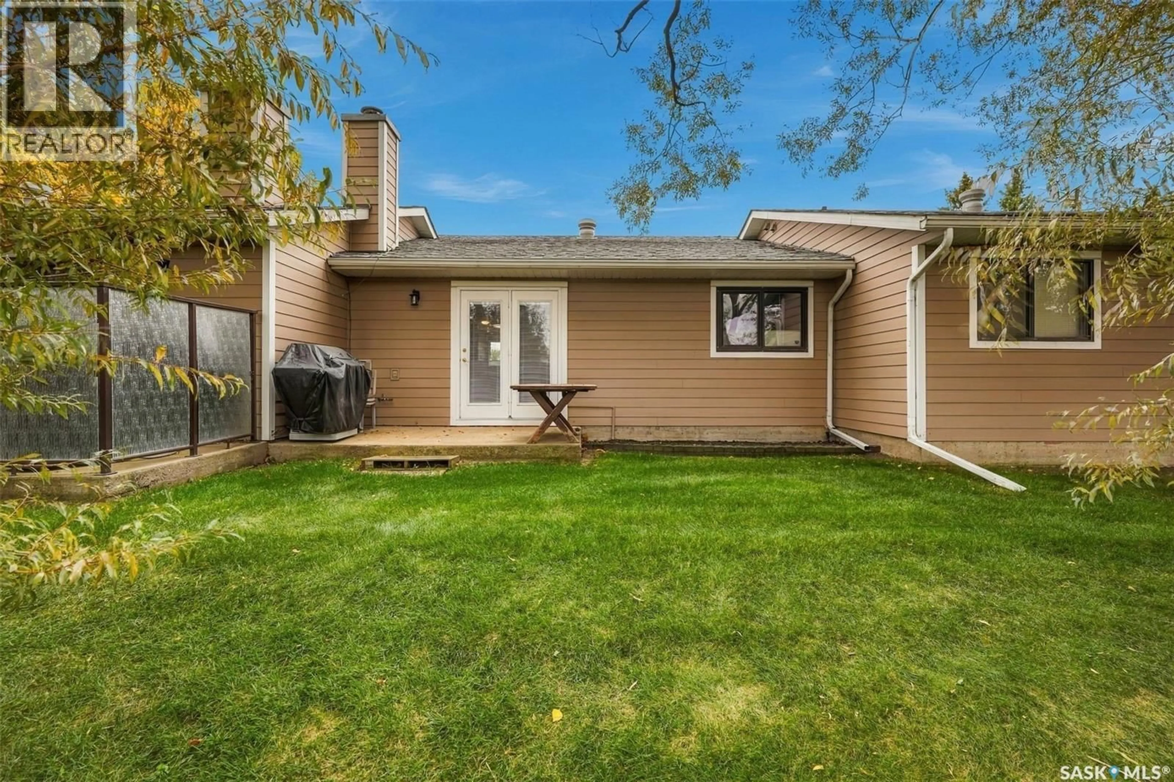 Home with vinyl exterior material, street for 332 CEDAR MEADOW DRIVE, Regina Saskatchewan S4X3J5