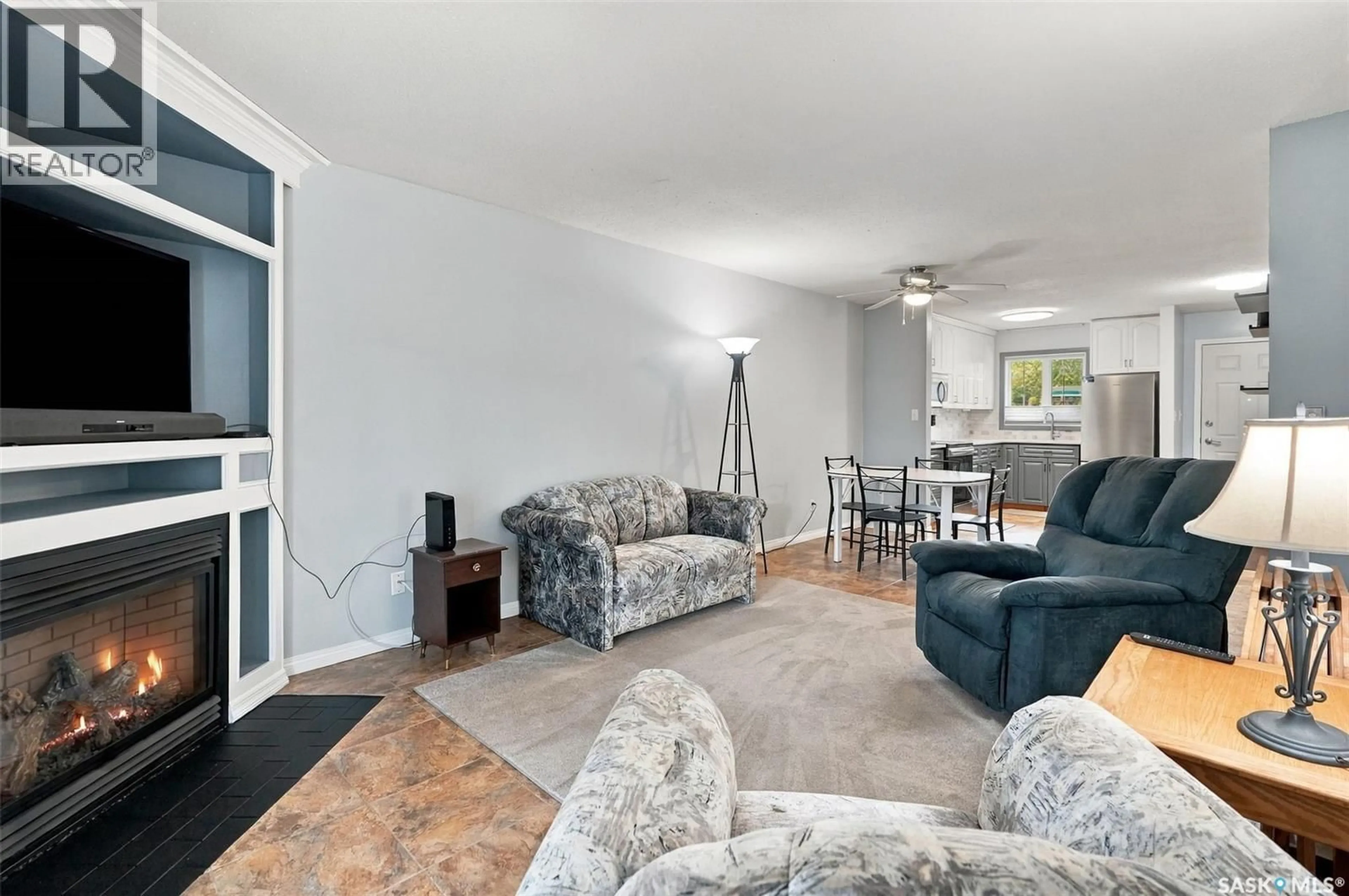 Living room with furniture, unknown for 332 CEDAR MEADOW DRIVE, Regina Saskatchewan S4X3J5