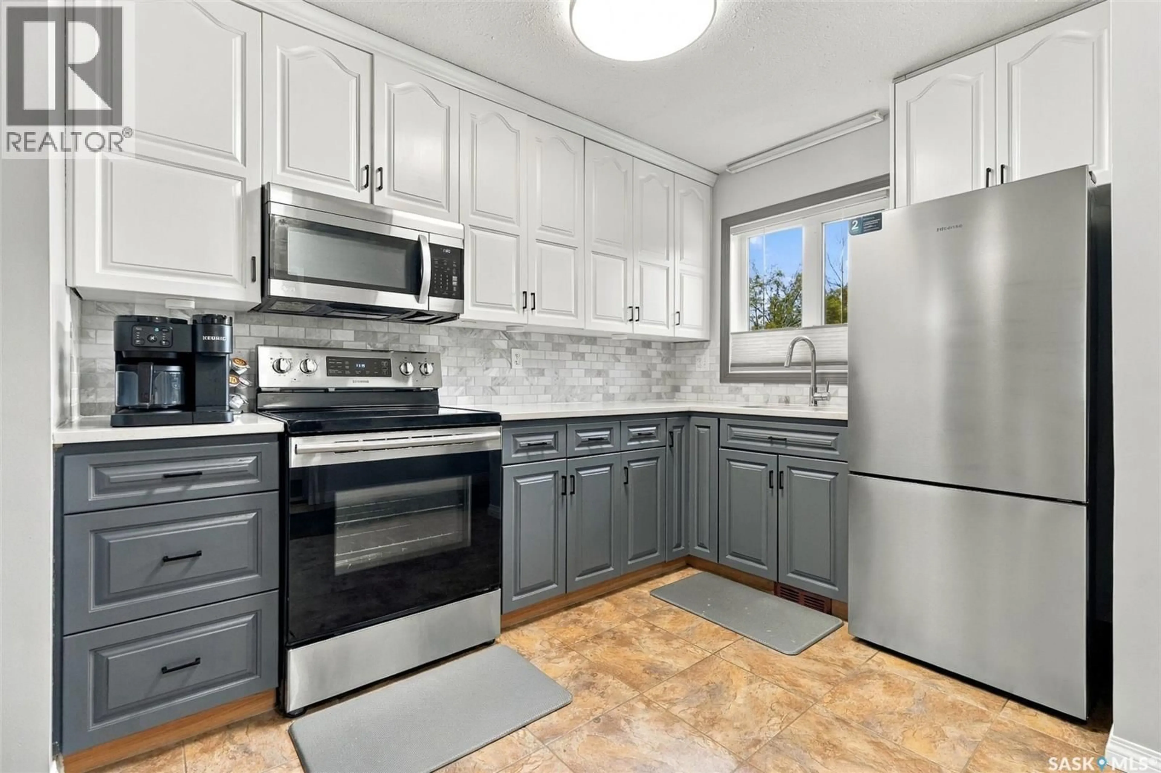 Standard kitchen, ceramic/tile floor for 332 CEDAR MEADOW DRIVE, Regina Saskatchewan S4X3J5