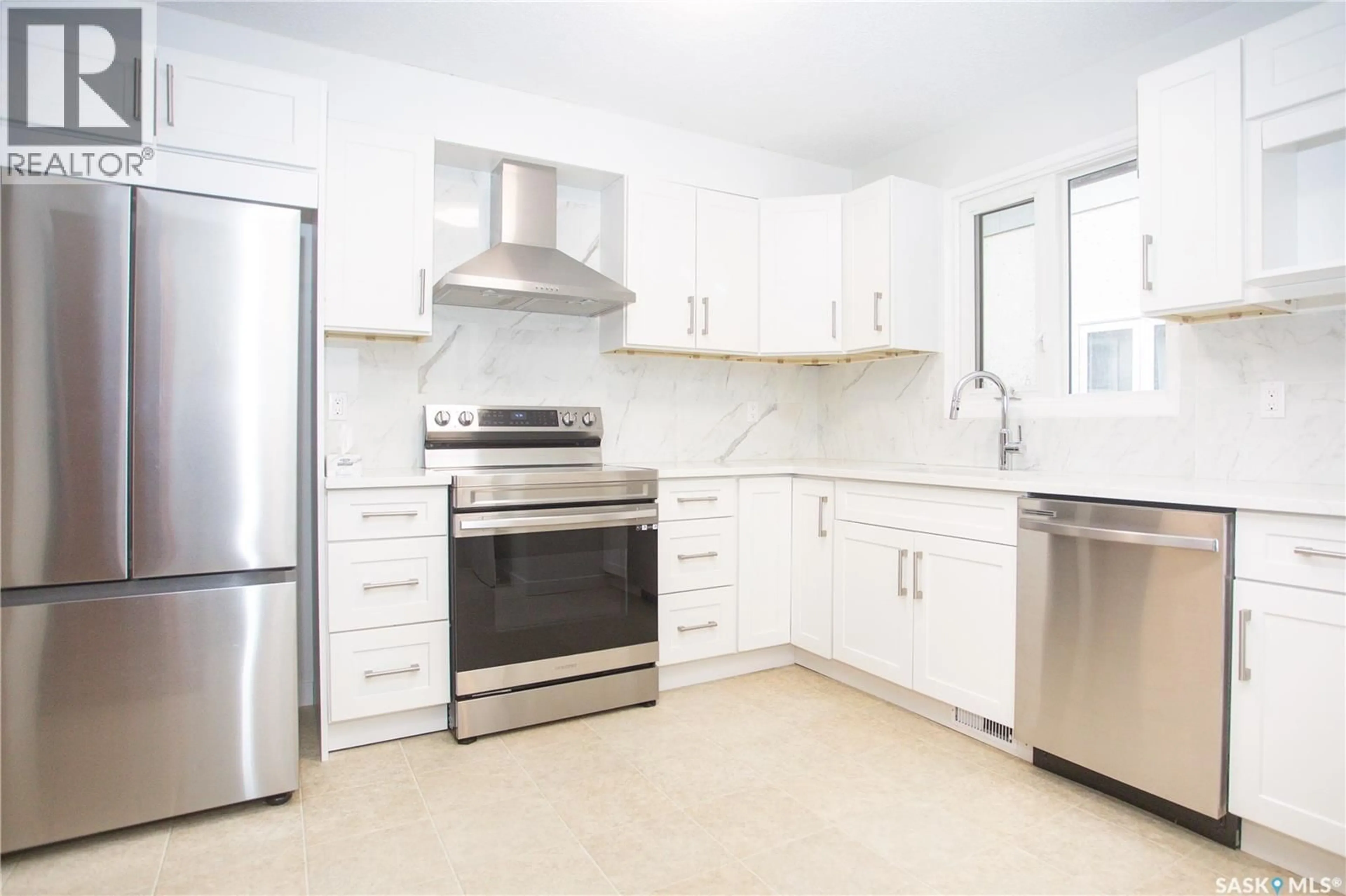 Unknown for 114 WILLOUGHBY CRESCENT, Saskatoon Saskatchewan S7H4W7