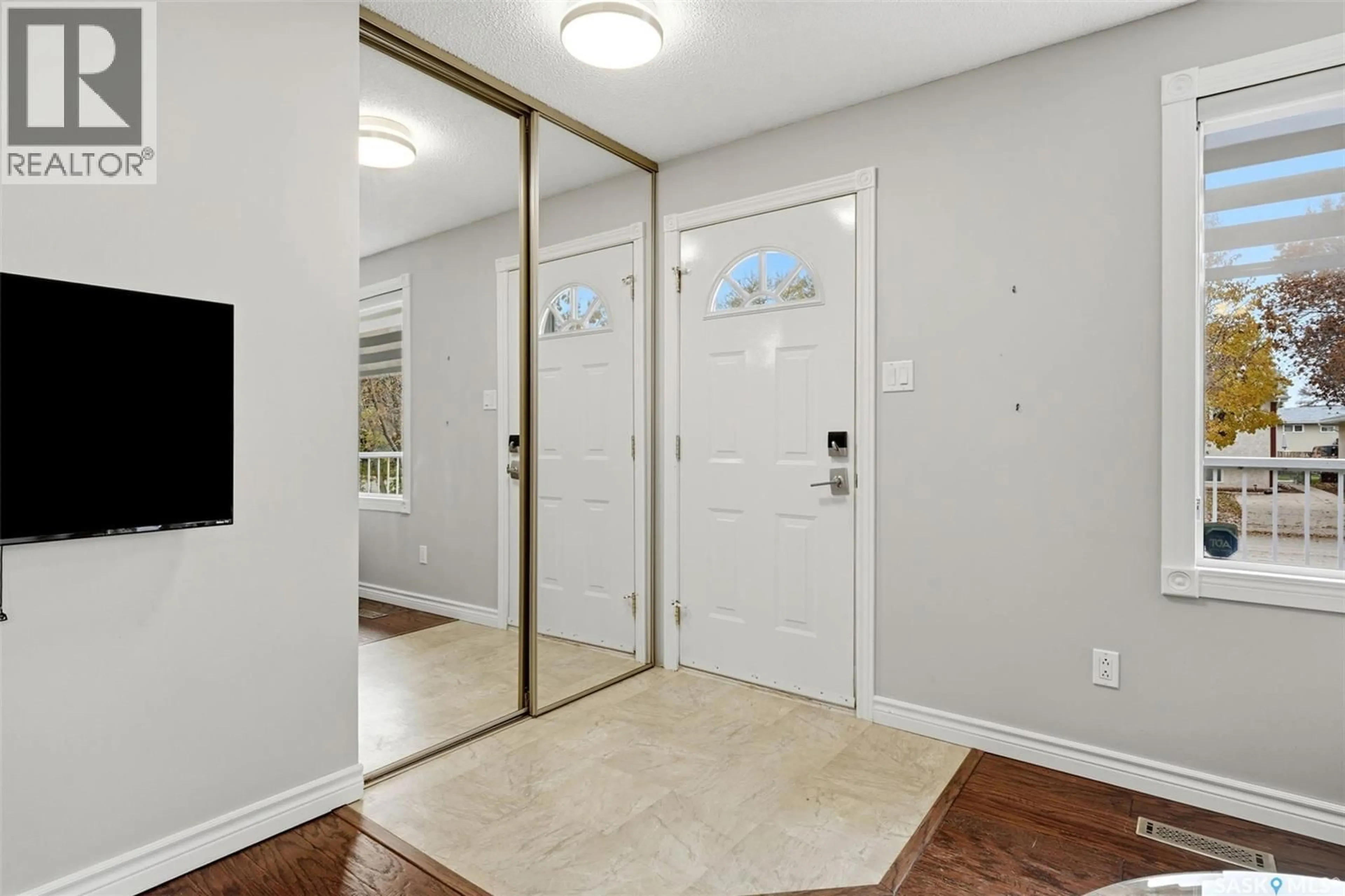 Indoor entryway for 747 SNEDDON STREET, Regina Saskatchewan S4T6H3