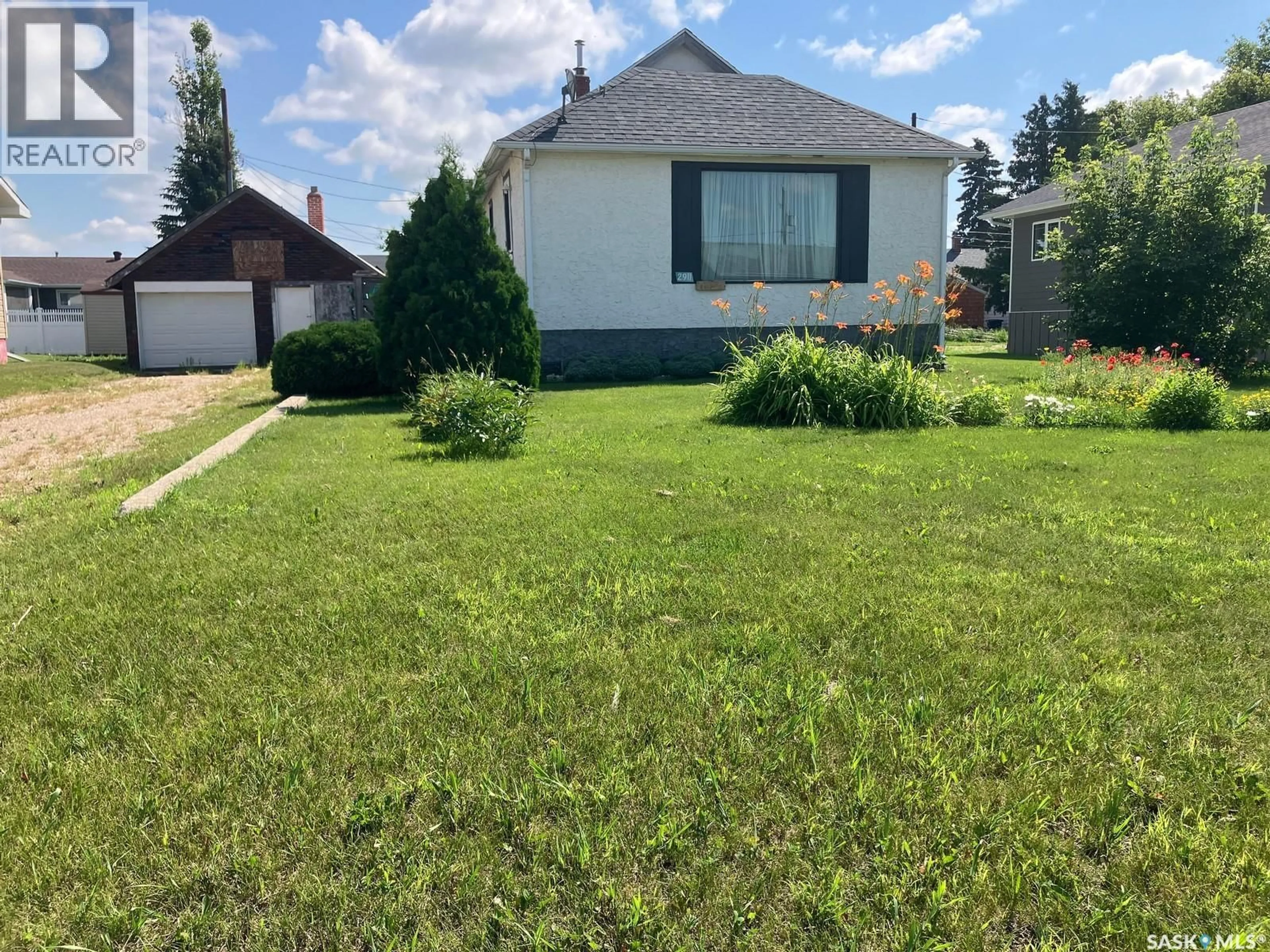 A pic from outside/outdoor area/front of a property/back of a property/a pic from drone, street for 2911 ALBERT STREET, Carrot River Saskatchewan S0E0L0