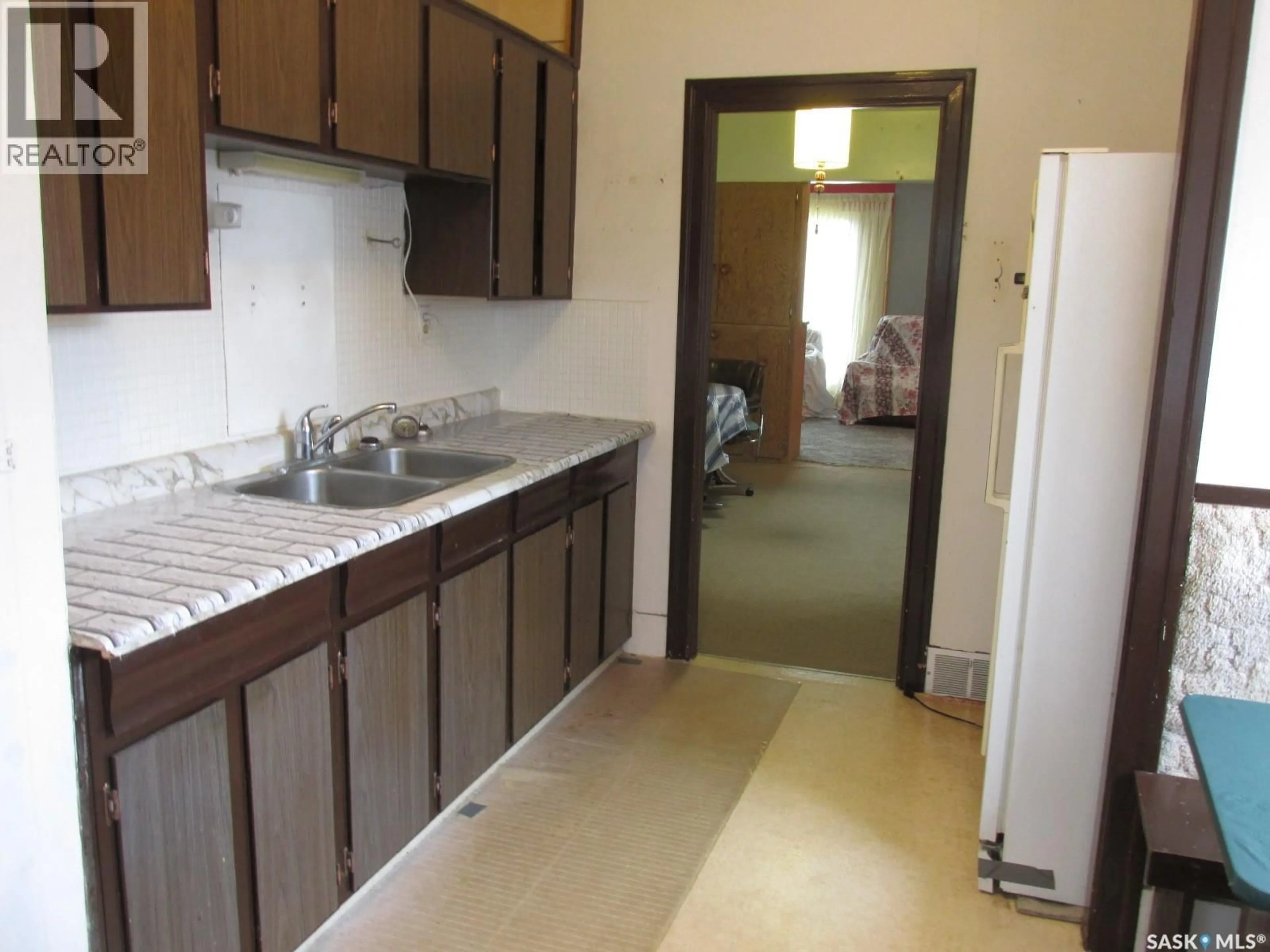Standard kitchen, unknown for 2911 ALBERT STREET, Carrot River Saskatchewan S0E0L0