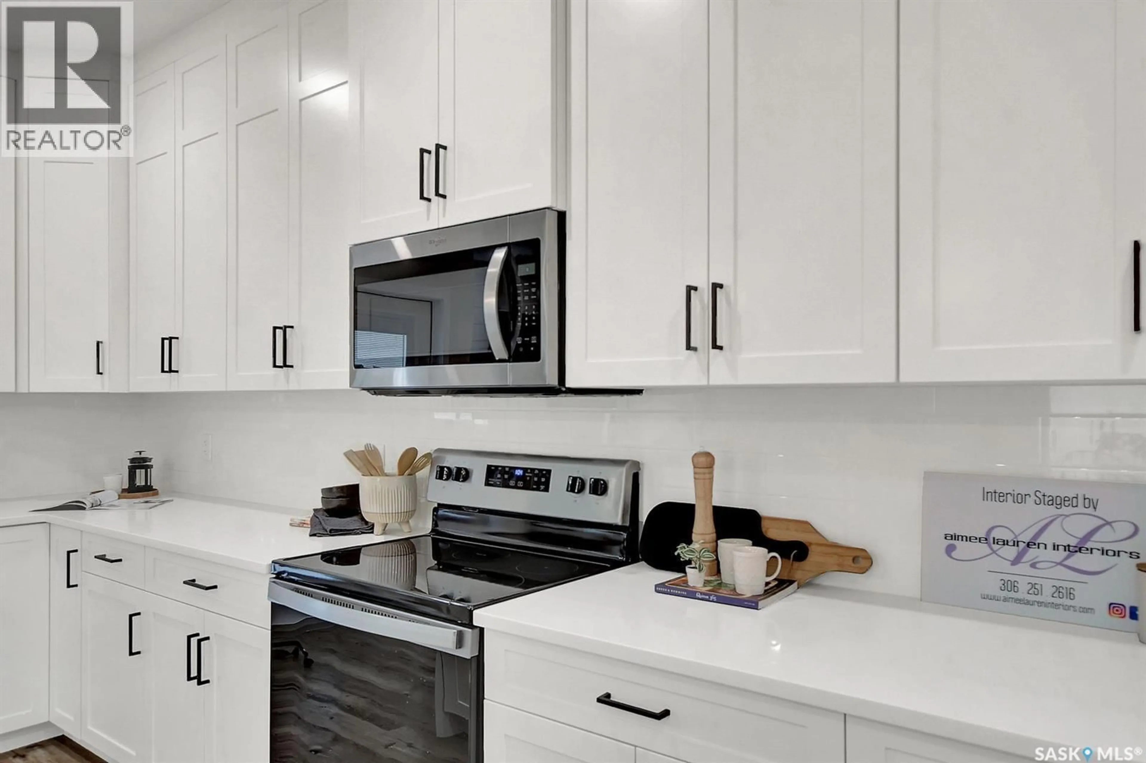 Contemporary kitchen, ceramic/tile floor for 4944 PADWICK ROAD, Regina Saskatchewan S4W0V5