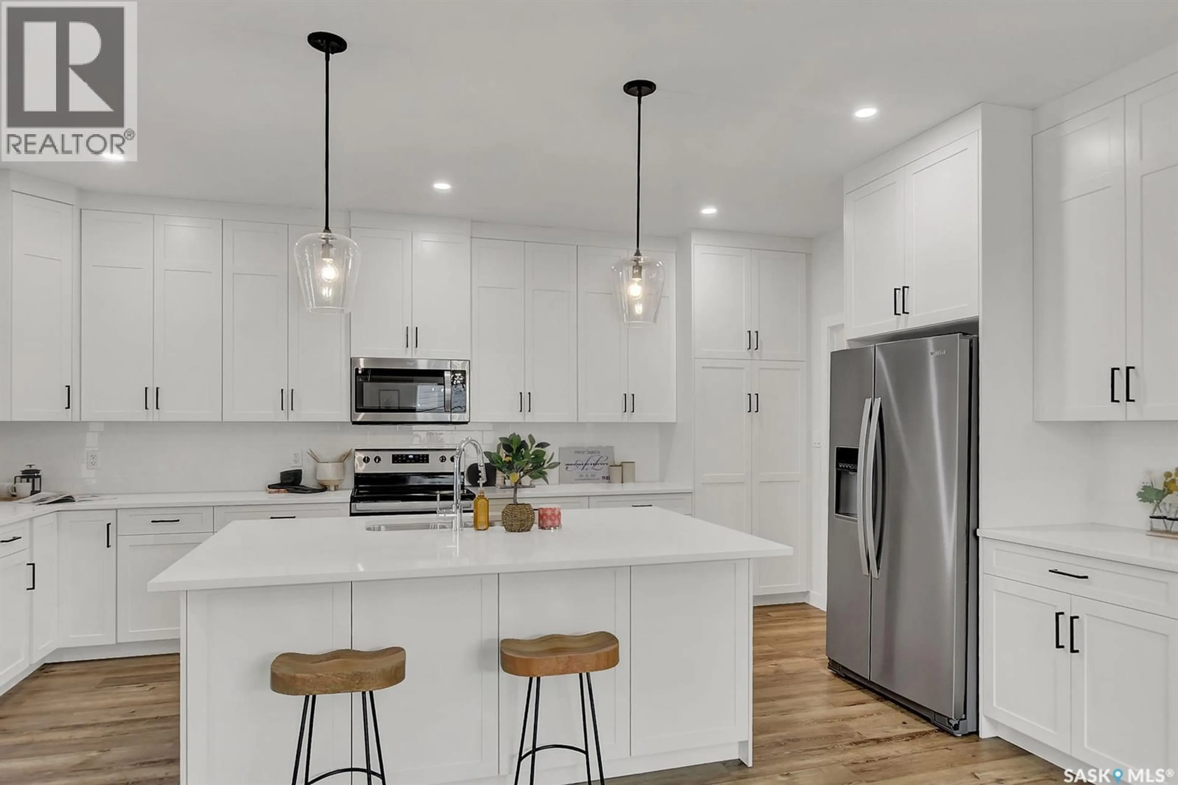 Contemporary kitchen, unknown for 4944 PADWICK ROAD, Regina Saskatchewan S4W0V5