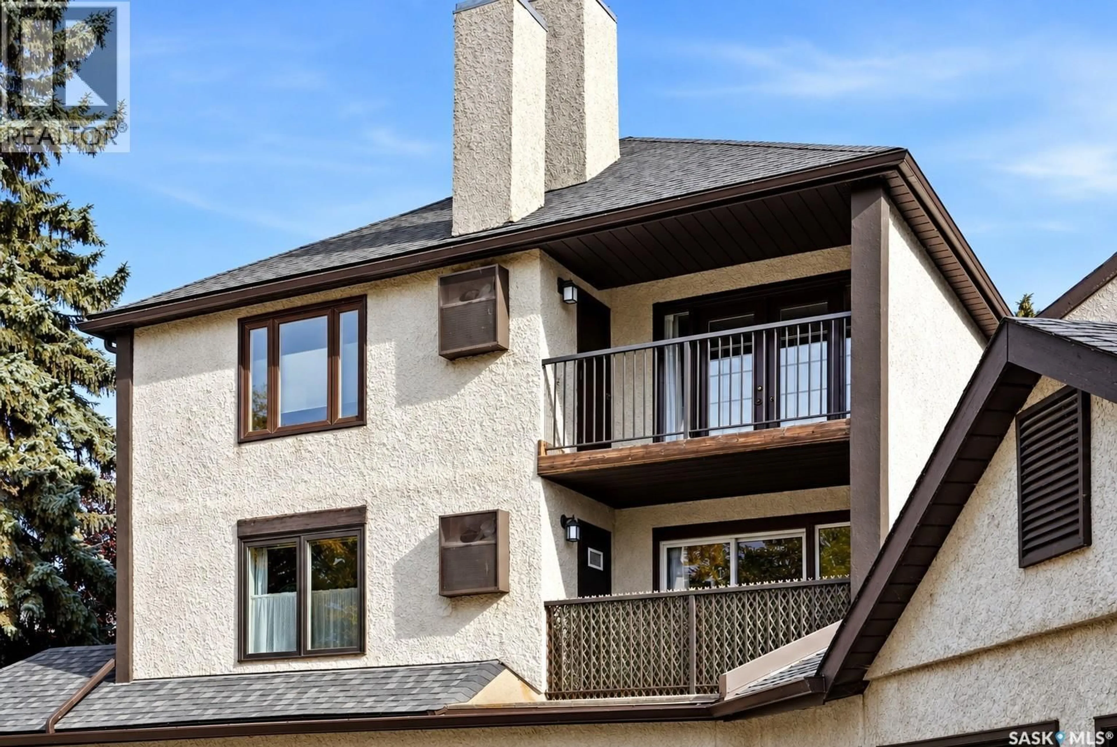 Home with vinyl exterior material, building for 1002 - 304 GRYPHONS WALK, Regina Saskatchewan S4S6X1