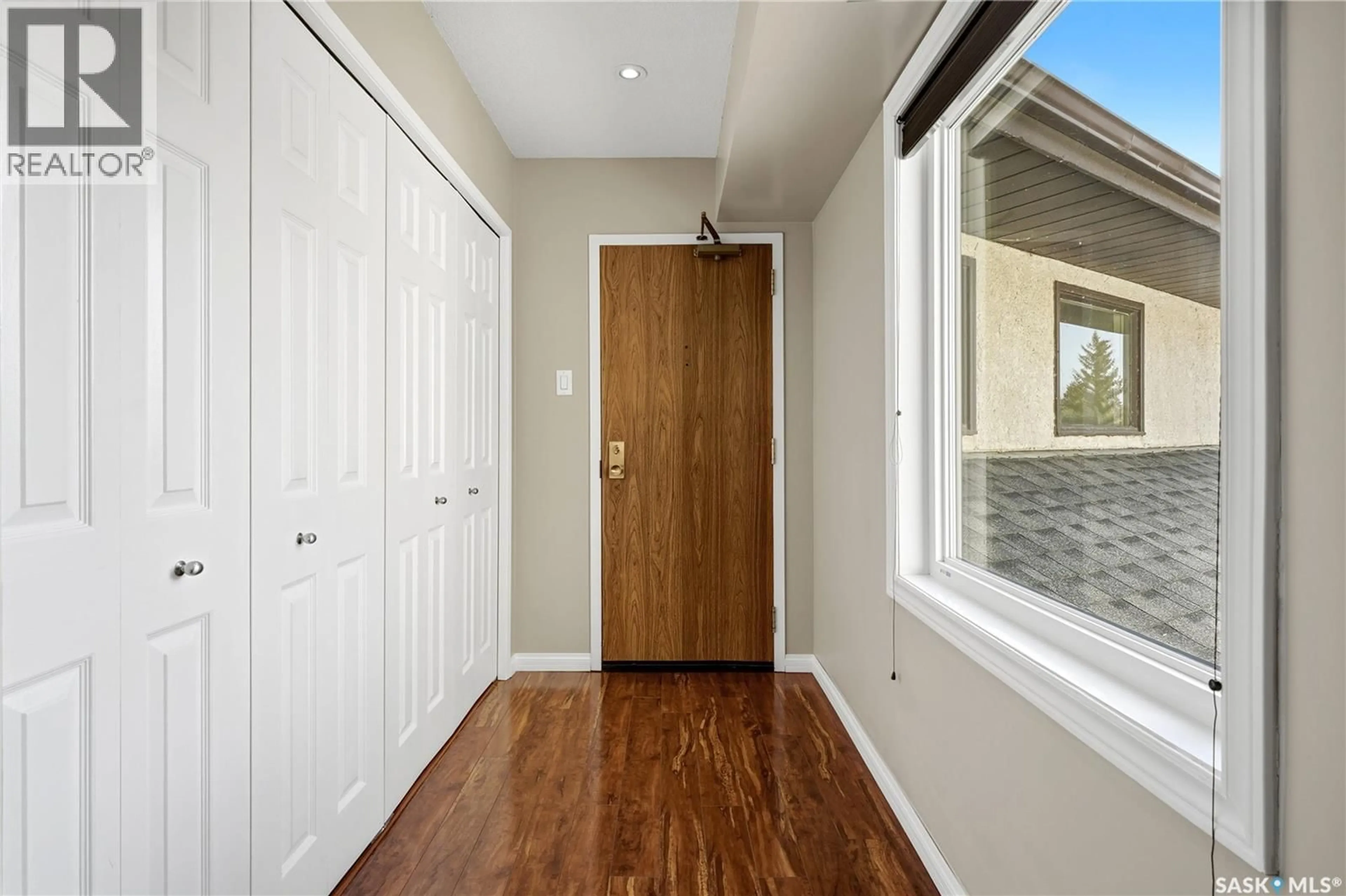 Indoor entryway for 1002 - 304 GRYPHONS WALK, Regina Saskatchewan S4S6X1