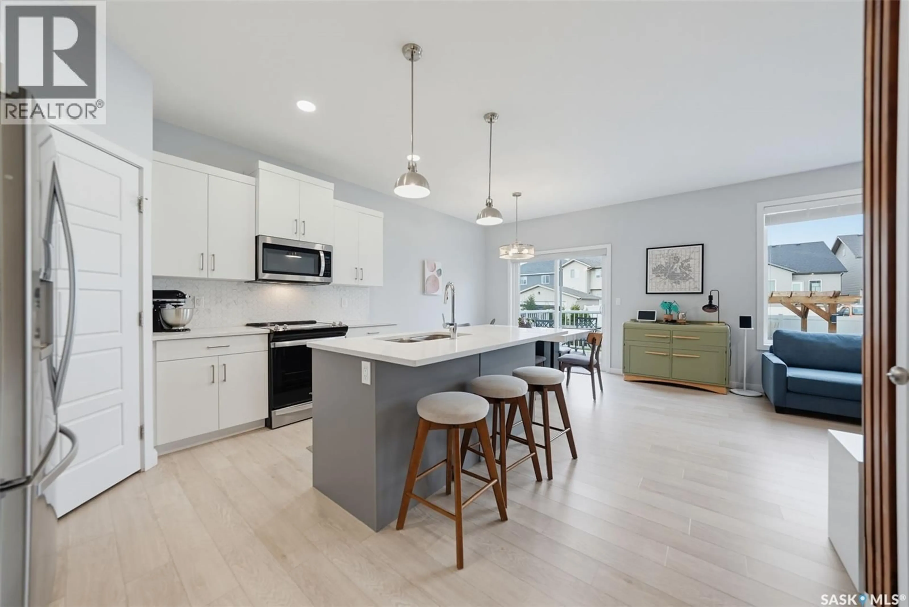 Open concept kitchen, unknown for 574 MCFAULL CRESCENT, Saskatoon Saskatchewan S7V0T3
