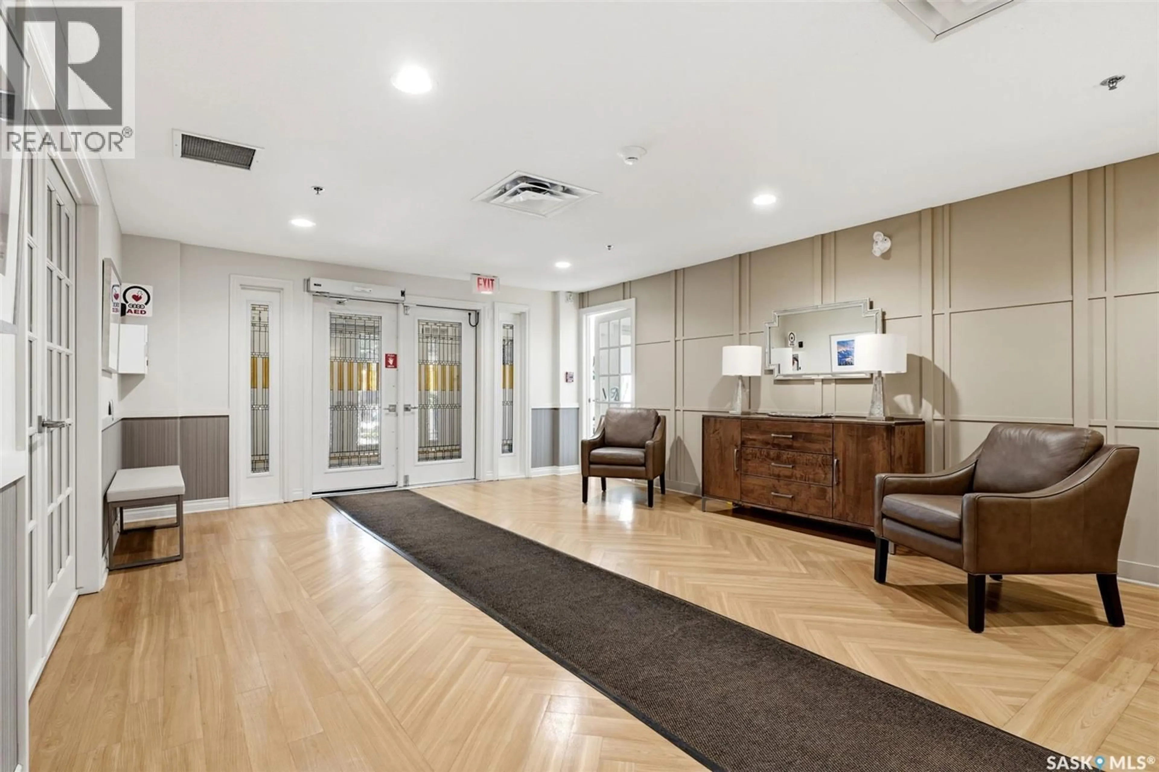 Indoor foyer for 412 3501 EVANS COURT, Regina Saskatchewan S4S0A9