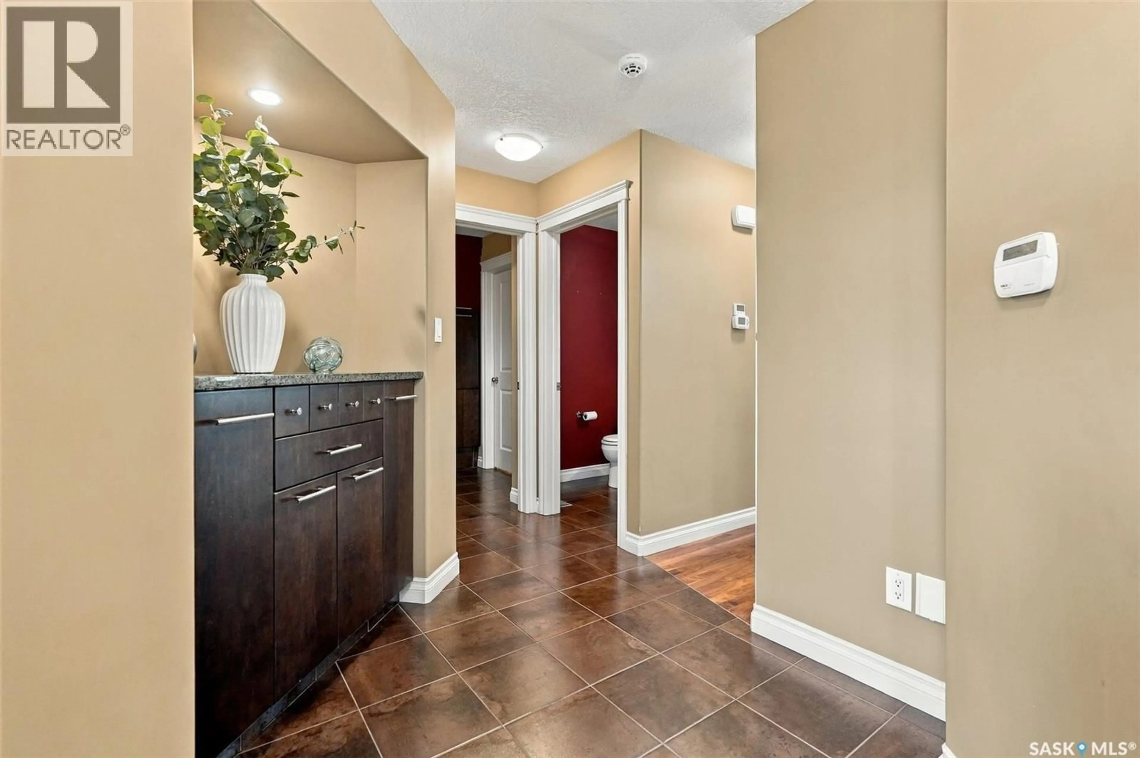 Indoor entryway for 4518 CUDMORE CRESCENT, Regina Saskatchewan S4X0B8