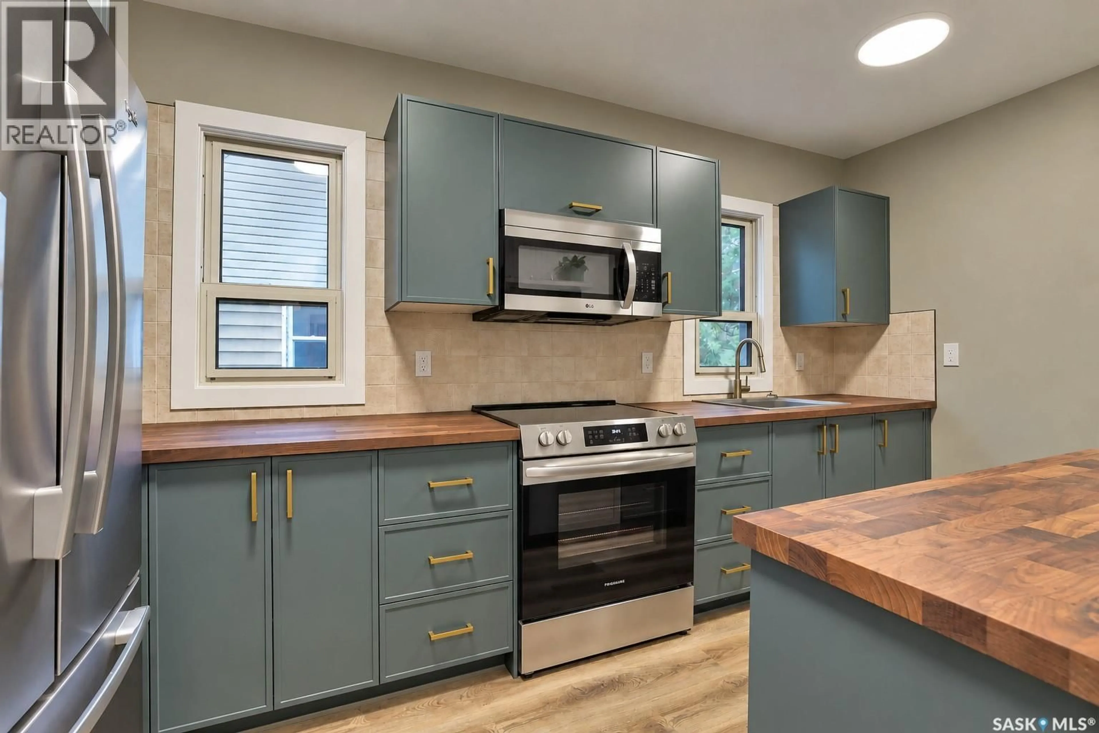 Unknown for 3721 CAEN AVENUE, Regina Saskatchewan S4S0Y5