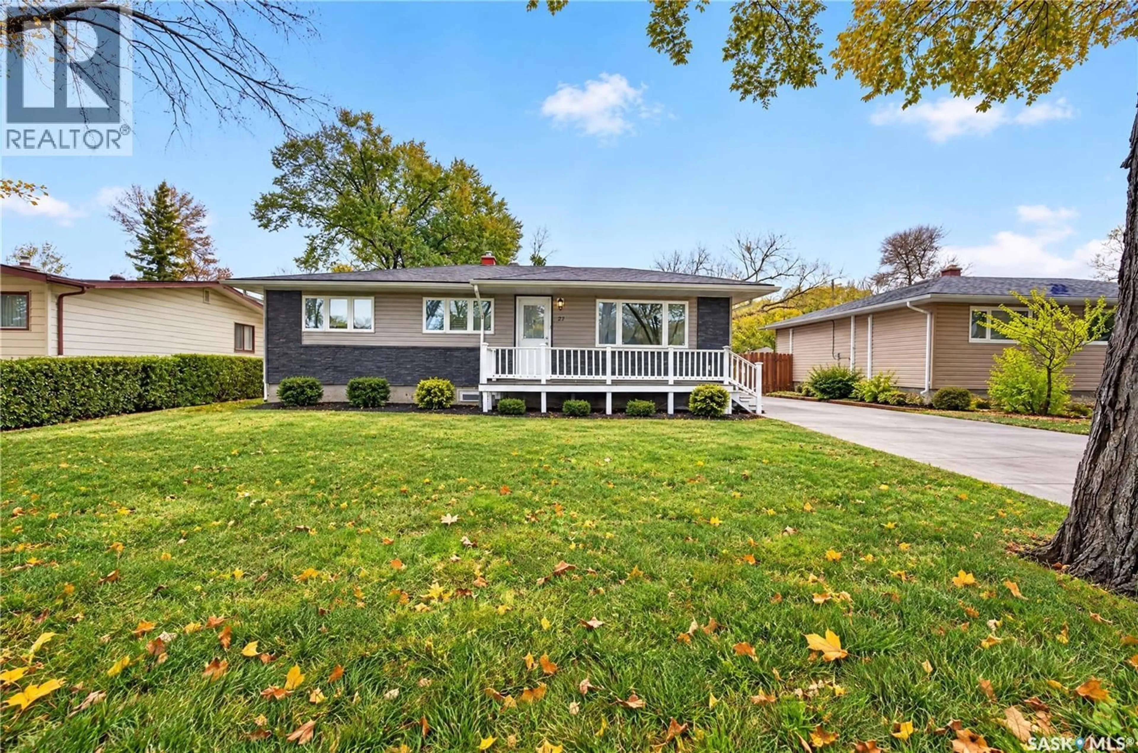 Home with vinyl exterior material, street for 21 DUNNING CRESCENT, Regina Saskatchewan S4S3V9
