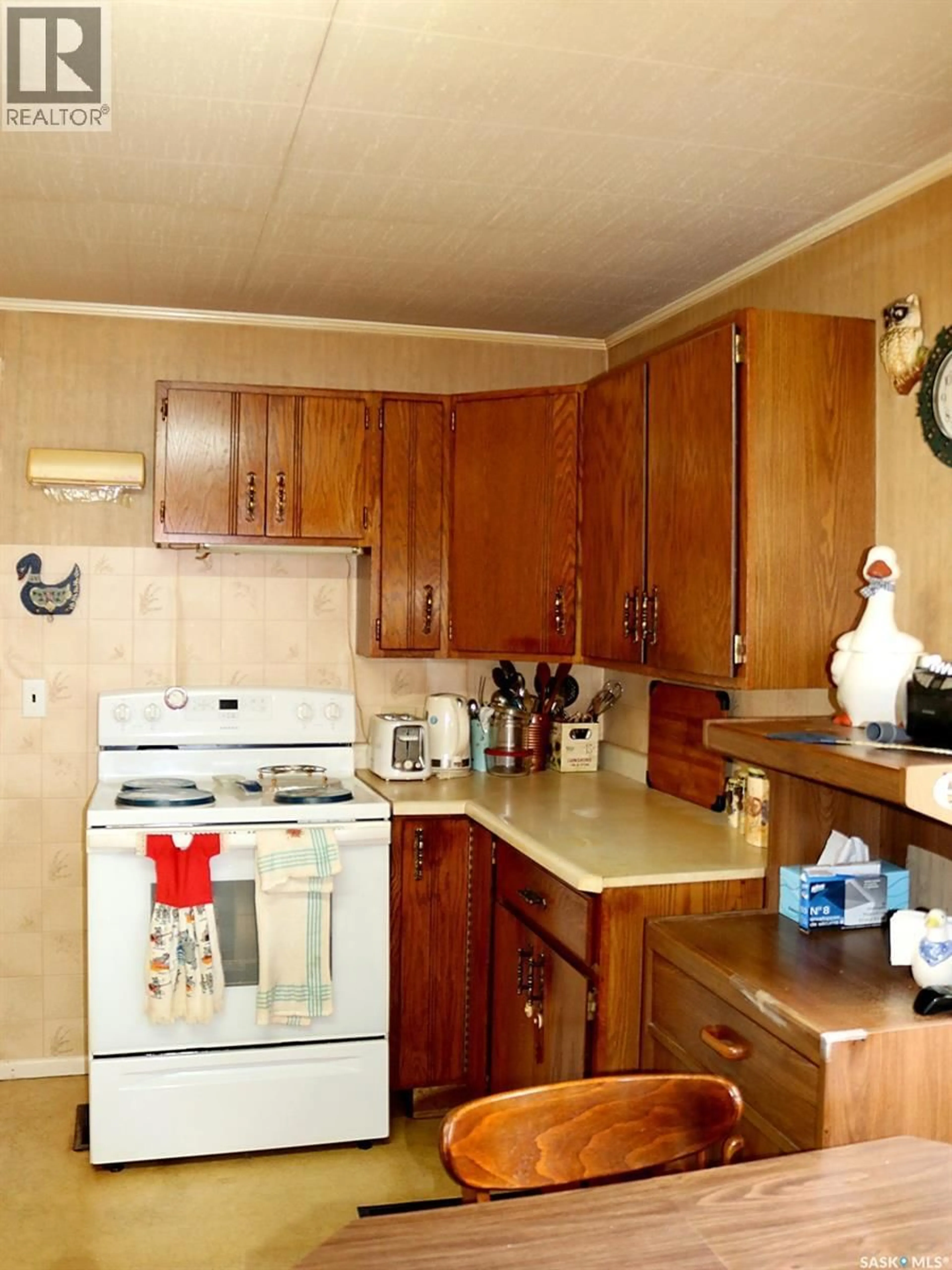Standard kitchen, unknown for 401 2ND AVENUE, Beechy Saskatchewan S0L0C0