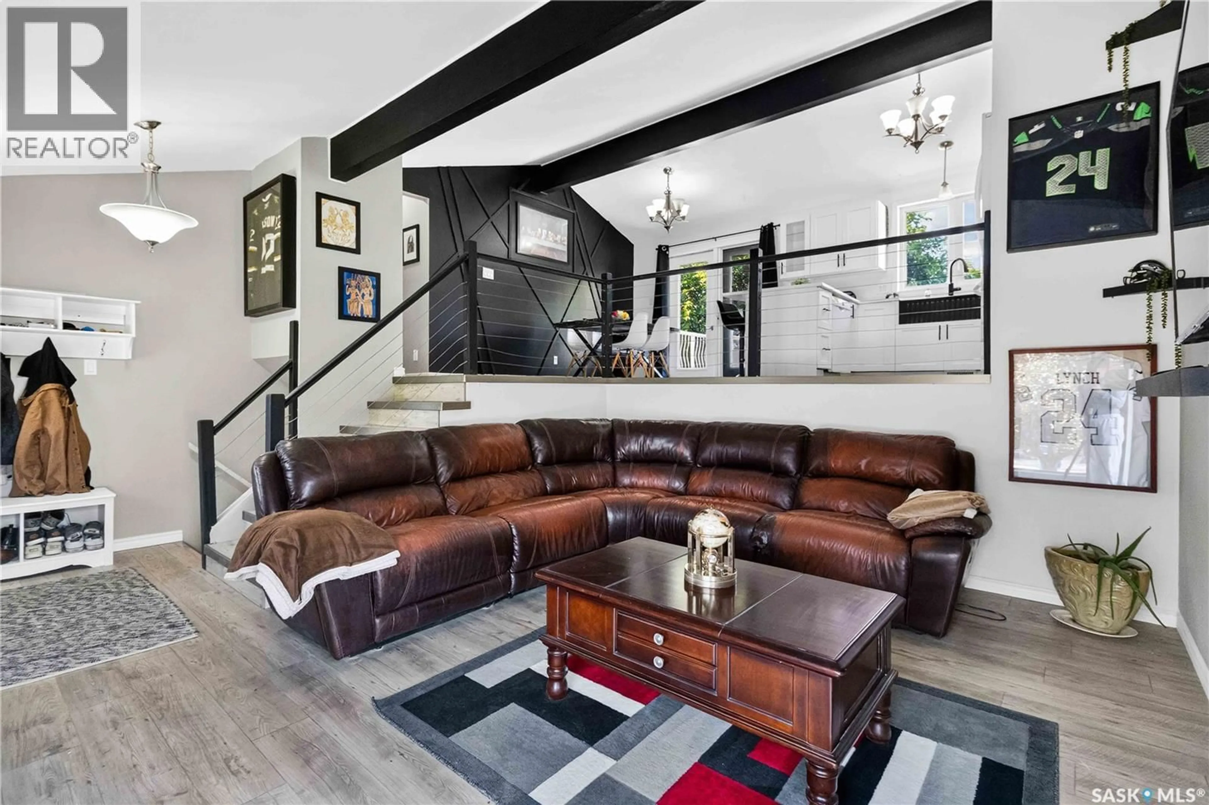 Living room with furniture, unknown for 526 TOBIN CRESCENT, Saskatoon Saskatchewan S7K4N8
