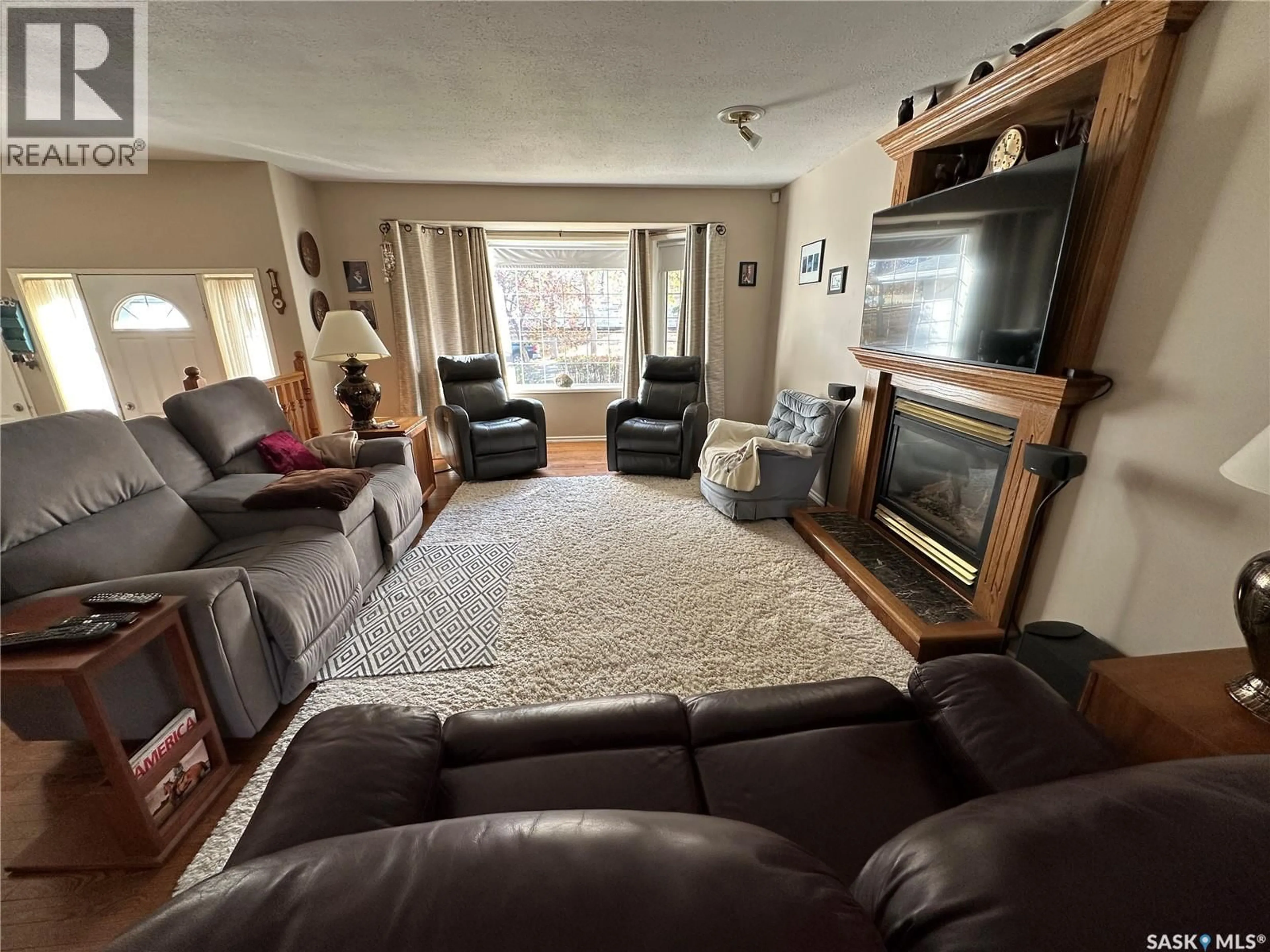 Living room with furniture, unknown for 418 RAILWAY AVENUE, Rosthern Saskatchewan S0K3R0