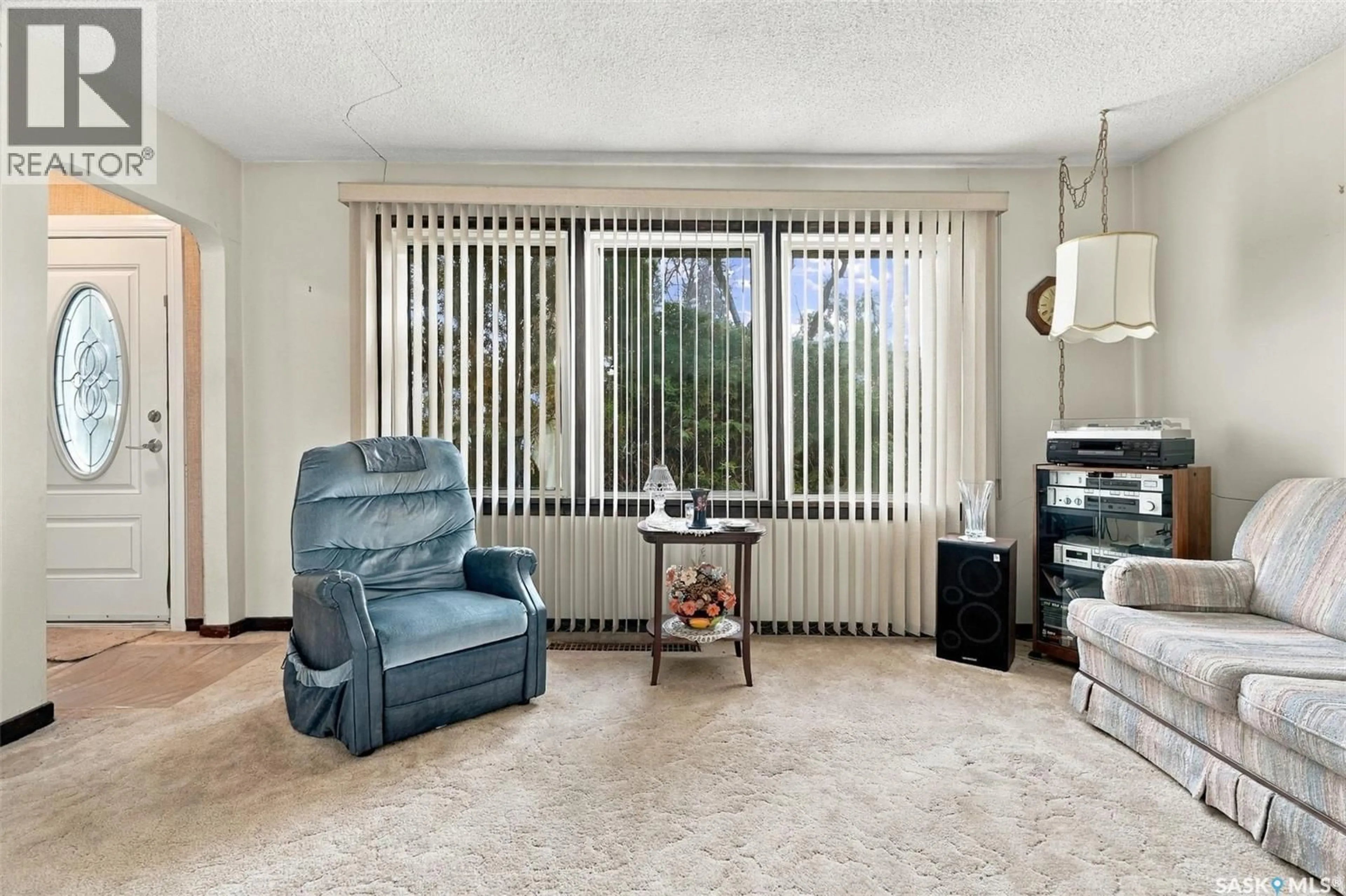 Living room with furniture, unknown for 3030 ELPHINSTONE STREET, Regina Saskatchewan S4S2A5