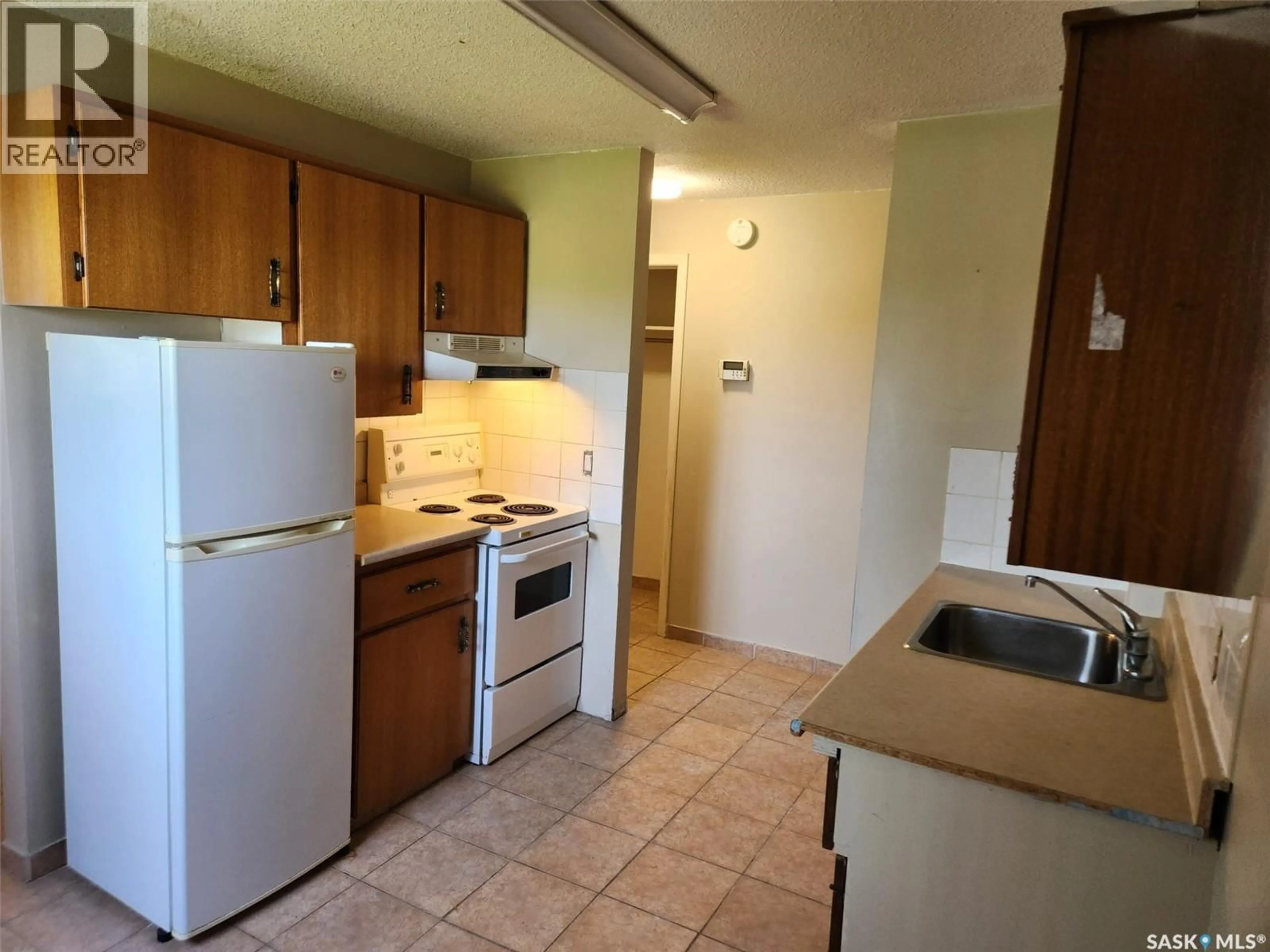 Standard kitchen, unknown for 245 3RD STREET, Wadena Saskatchewan S0A4J0