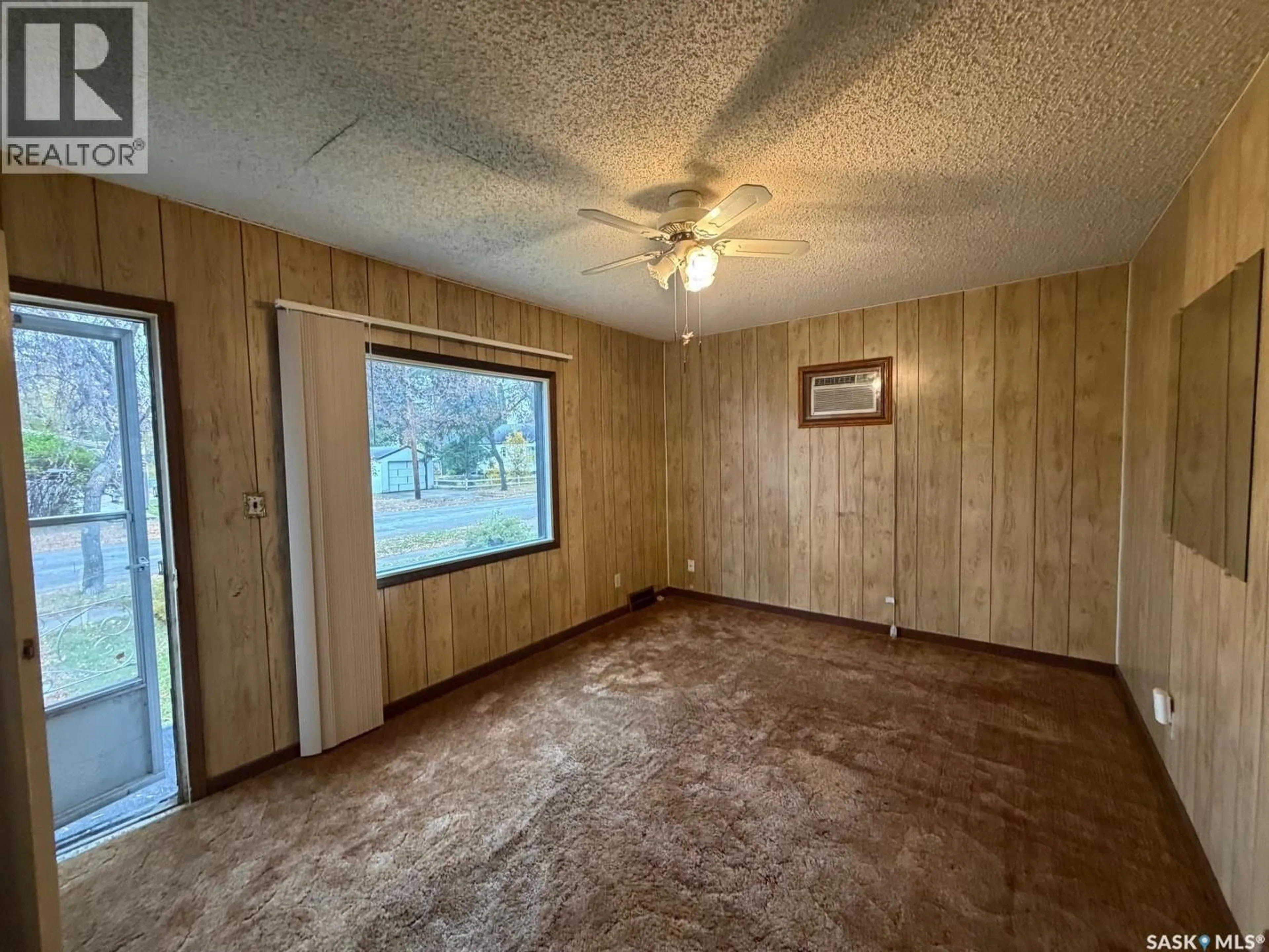 A pic of a room for 182 FOURTH AVENUE, Yorkton Saskatchewan S3N1A8
