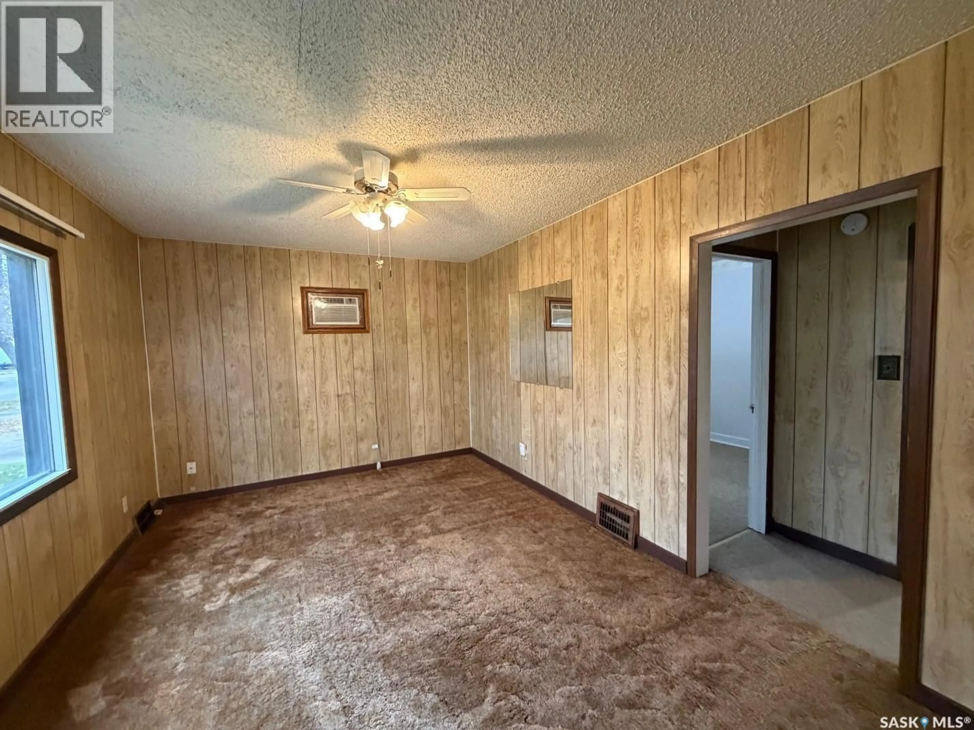 A pic of a room for 182 FOURTH AVENUE, Yorkton Saskatchewan S3N1A8