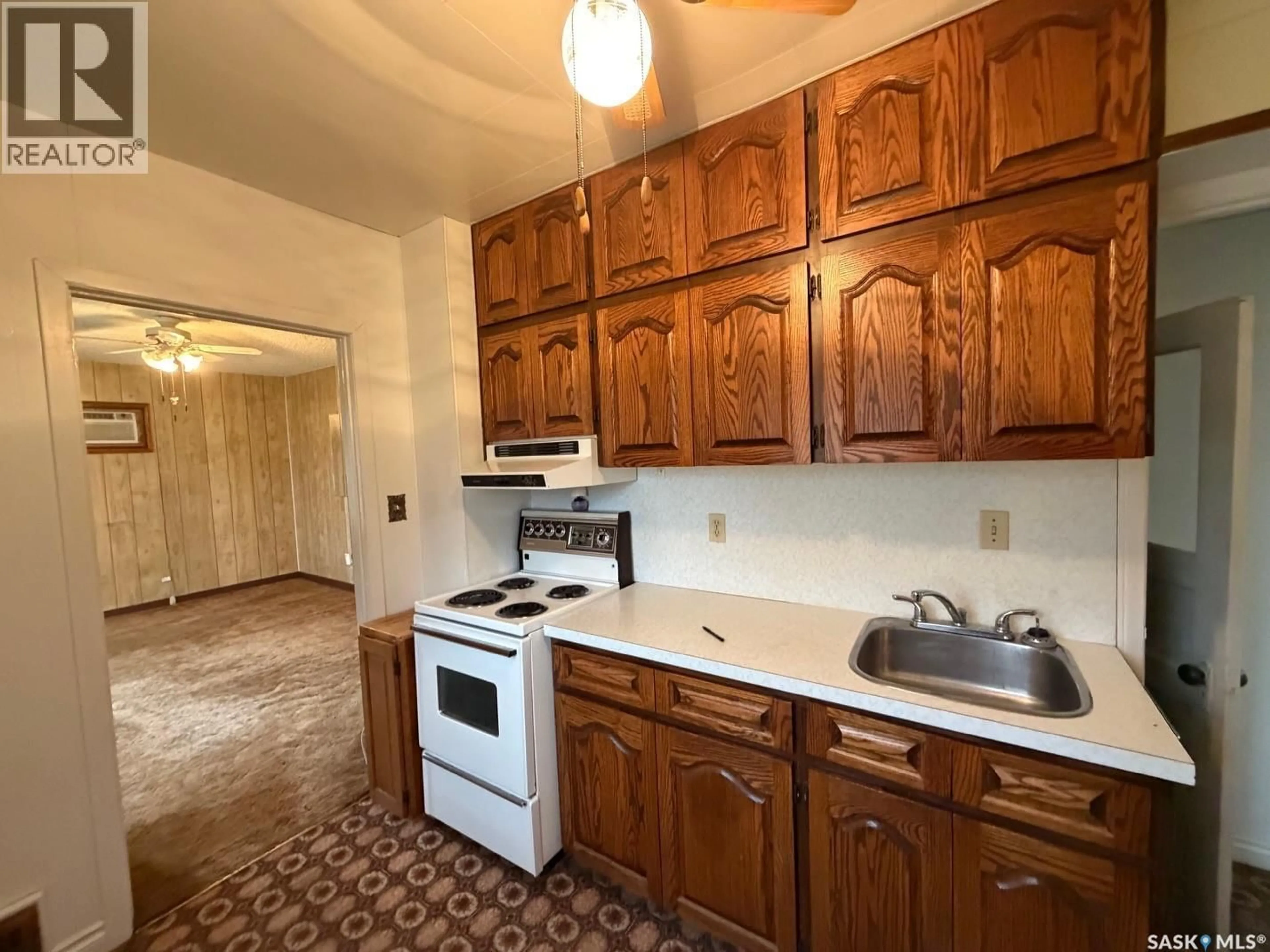 Standard kitchen, unknown for 182 FOURTH AVENUE, Yorkton Saskatchewan S3N1A8